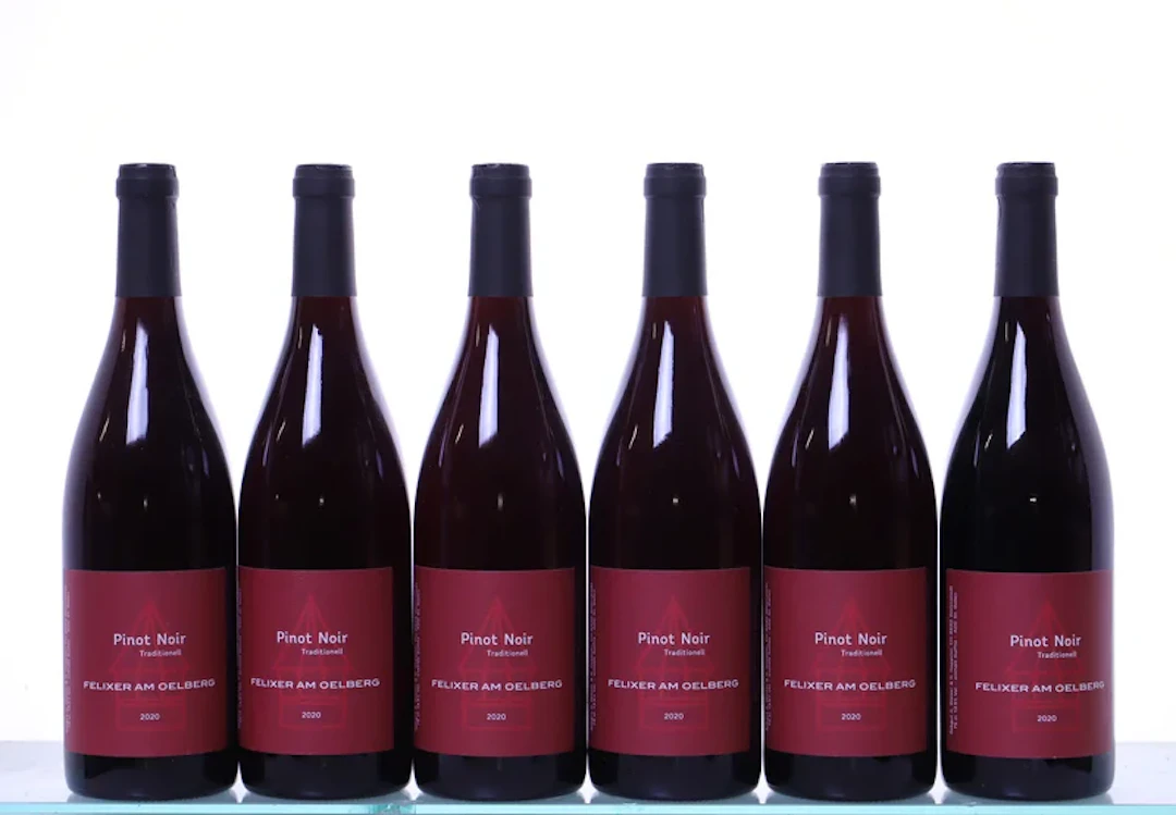 6 bottles. ST. GALLEN Felixer am Oelberg, Pinot Noir Traditionell, 2020.