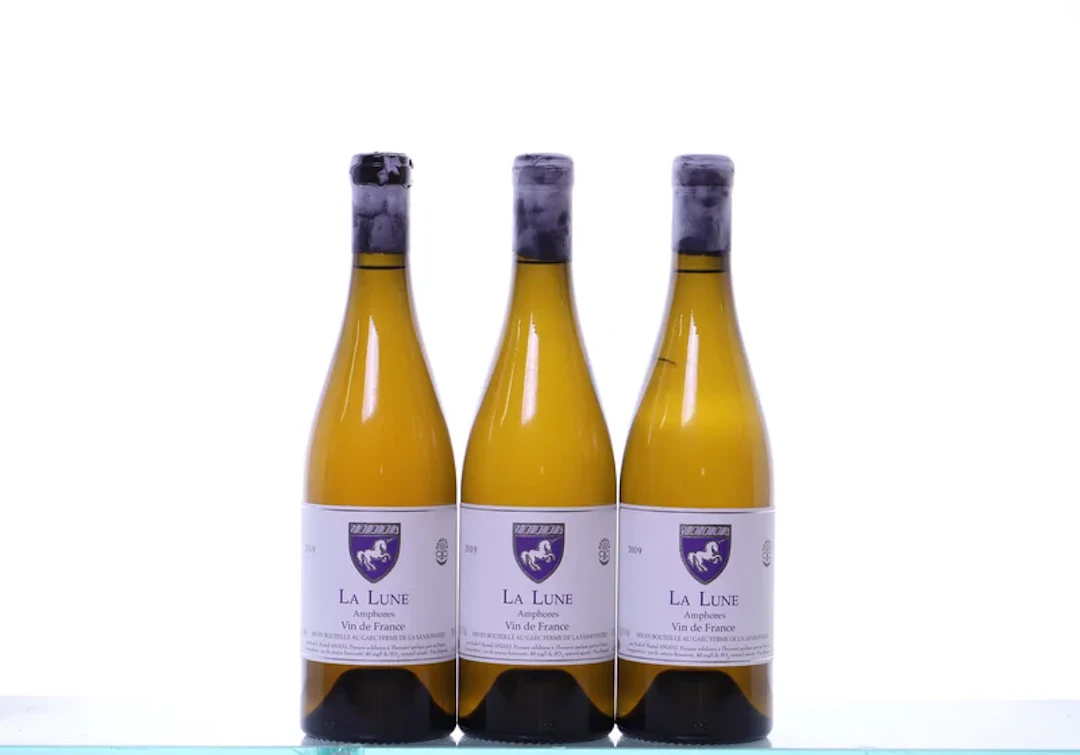 3 bottles. LOIRE Côteaux du Layon, Angeli Mark & Martial La Lune, 2019.