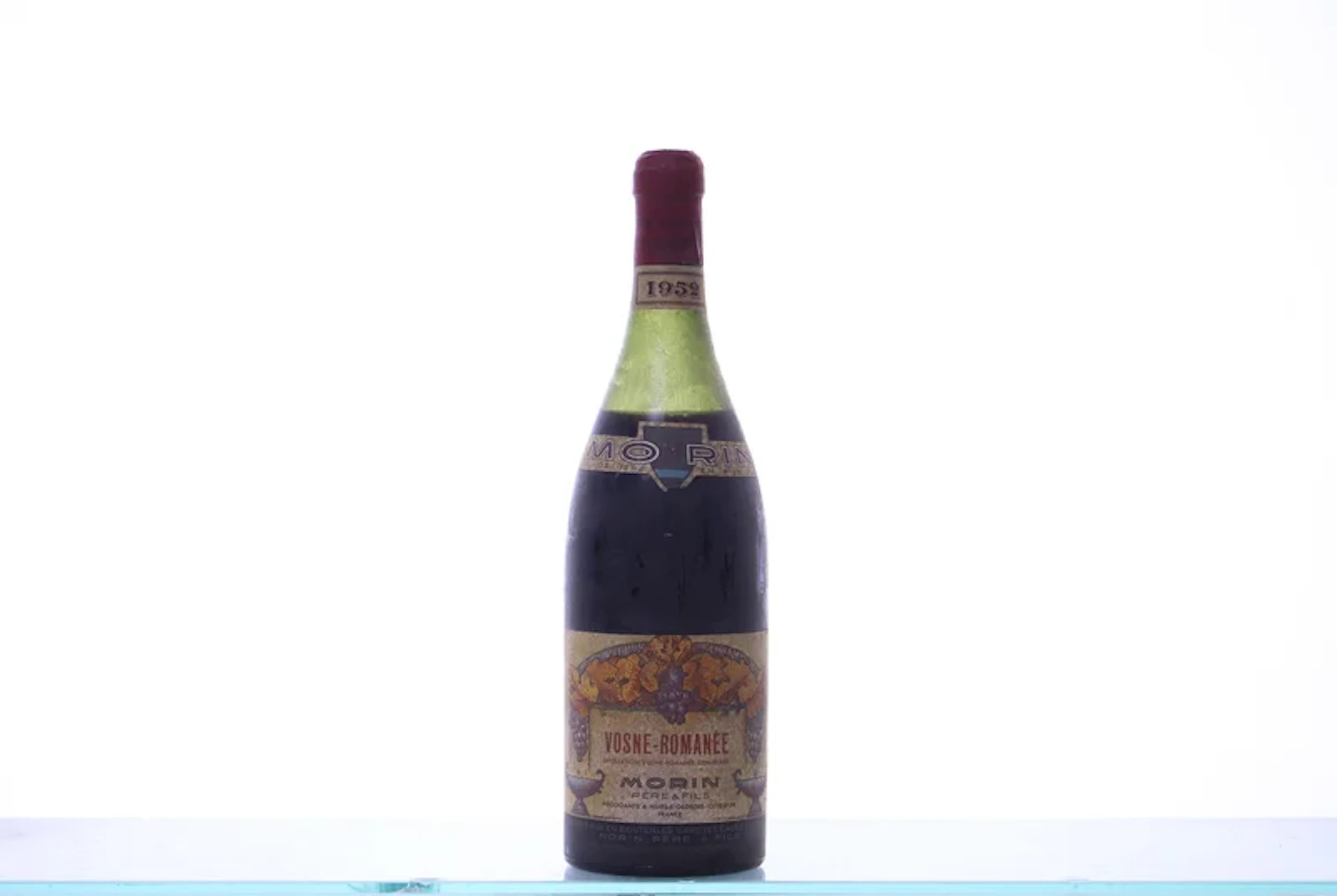 1 bottle. MORIN Père & Fils, Vosne-Romanée, 1952.
