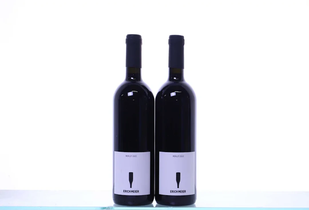 2 bottles. ZÜRICH Erich Meier, Merlot, 2022.