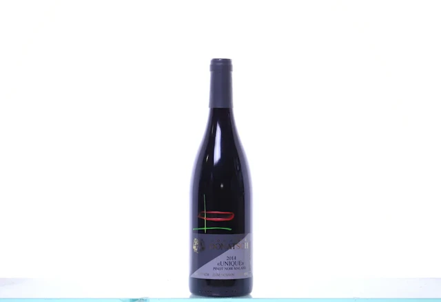 1 bottle. GRAUBÜNDEN Donatsch, Pinot Noir Unique, 2014. Rating: P92.