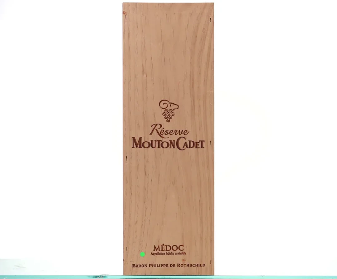 1 double magnum OWC. BARON PHILIPPE DE ROTHSCHILD Mouton-Cadet Réserve, 2009.
