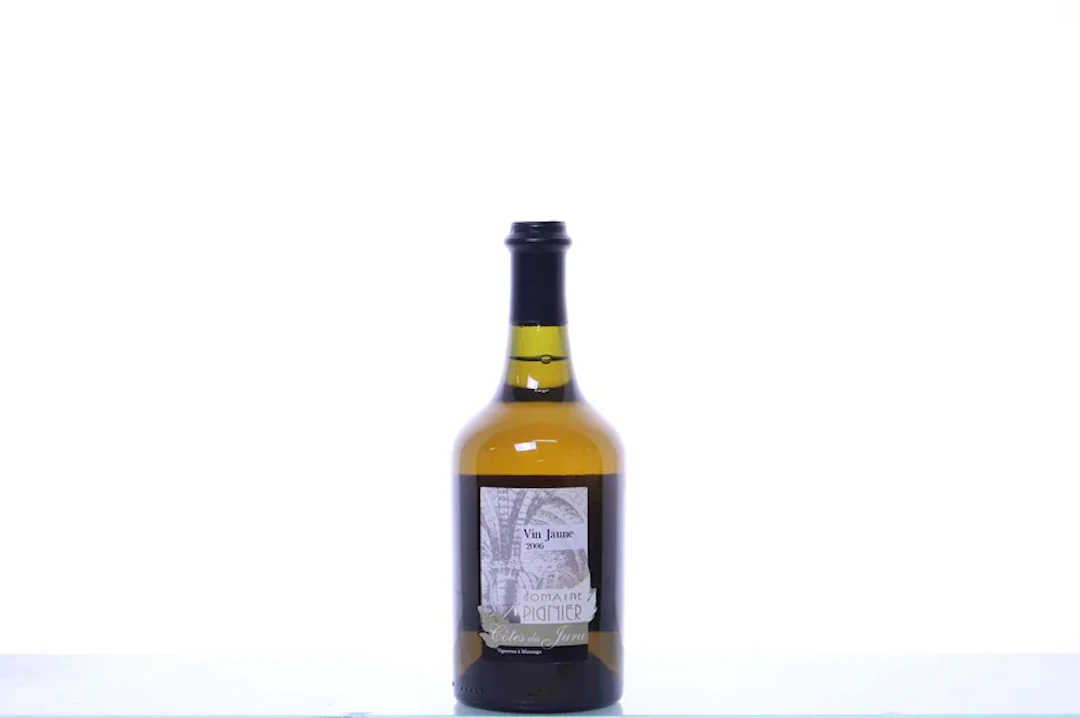 1 bottle. JURA Dom. Pignier, Vin Jaune, 2006.