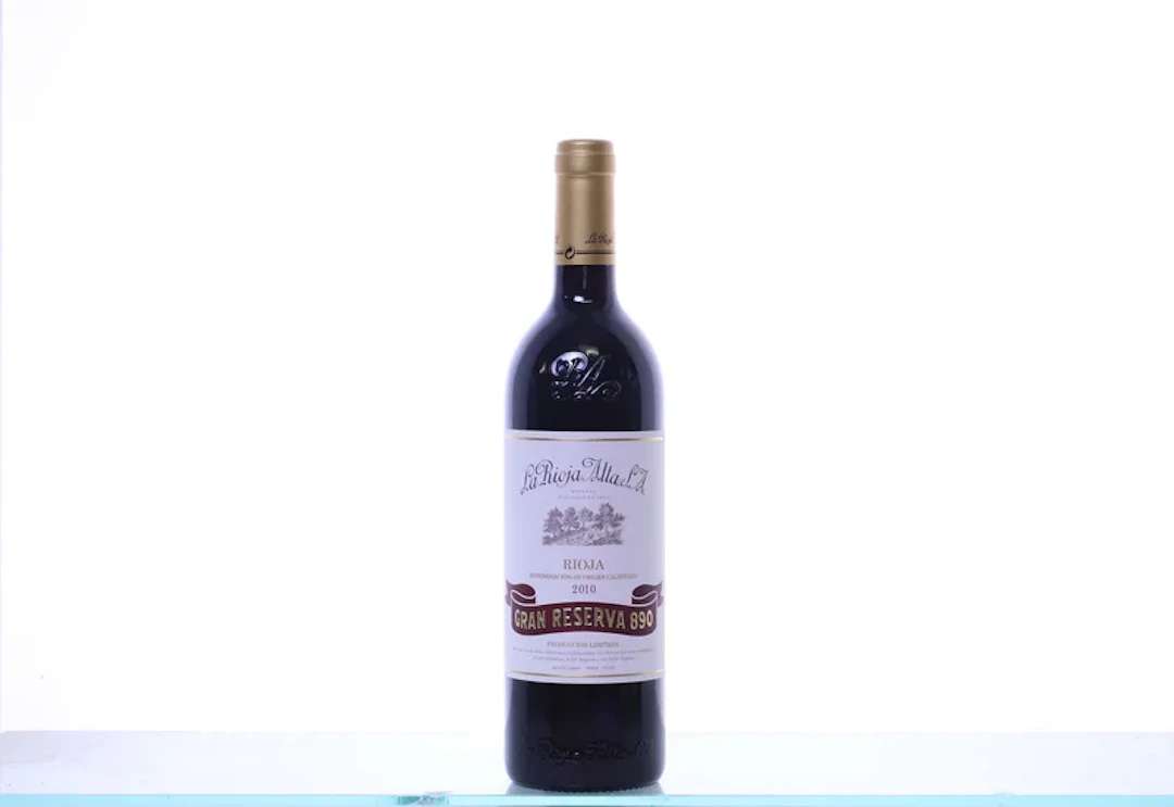 1 bottle. RIOJA La Rioja Alta, Gran Reserva 890, 2010. Rating: P97/WS95.