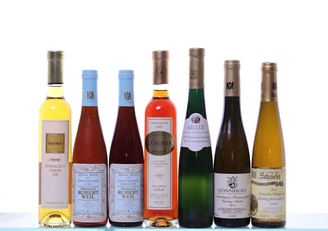 7 half bottles. SWEET WINE mixed. 1x 2006 Sämling BA, Tschida, 2x
