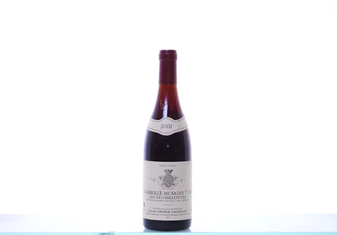 1 bottle. MOINE-HUDELOT Chambolle-Musigny 1er Cru Les Feusselottes, 2001.