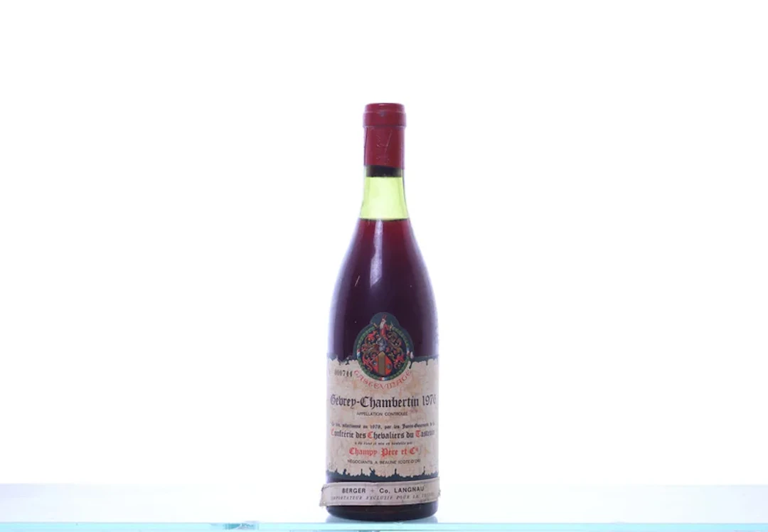 1 bottle. CHAMPY Père & Fils, Gevrey-Chambertin Tastevinage, 1976.