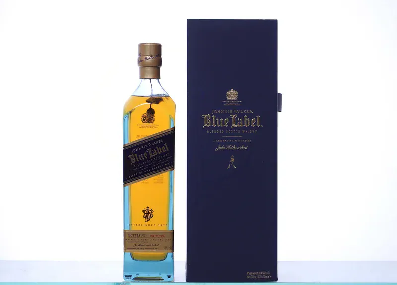 1 bottle 70cl OC. WHISKY Blended Scotch Whisky, Johnnie Walker Blue Label.