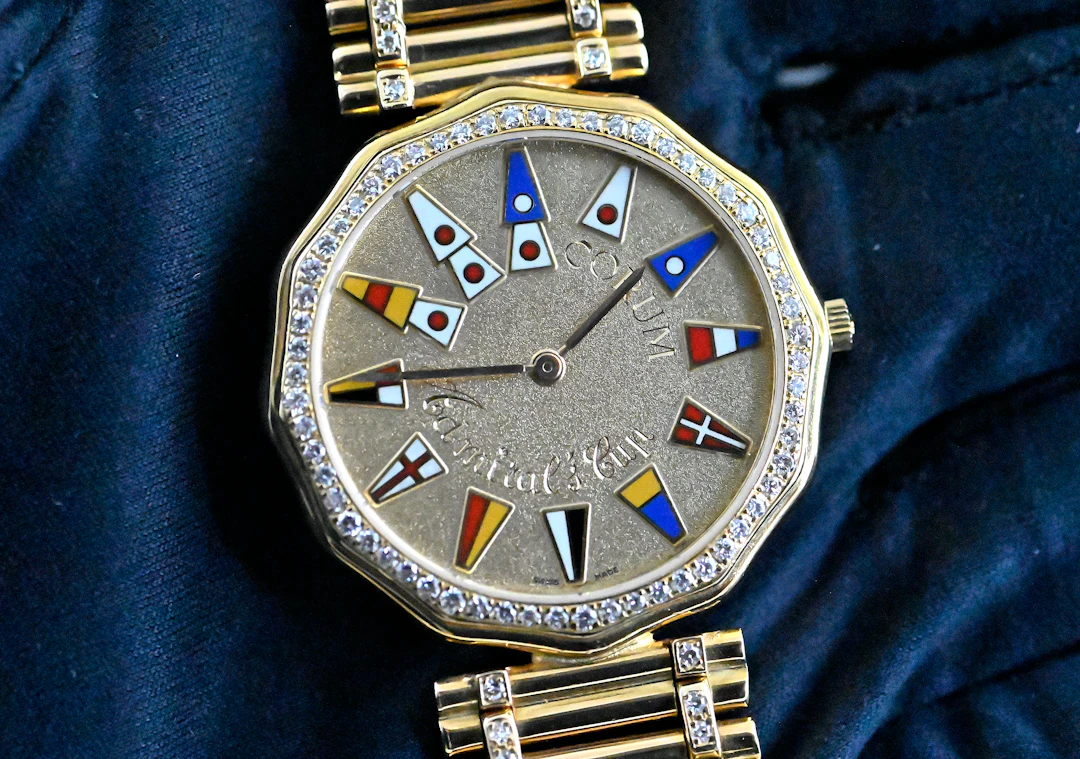 Corum 44.810.65 V067 A012 seltene Admirals Cup Diamant orig. Goldband