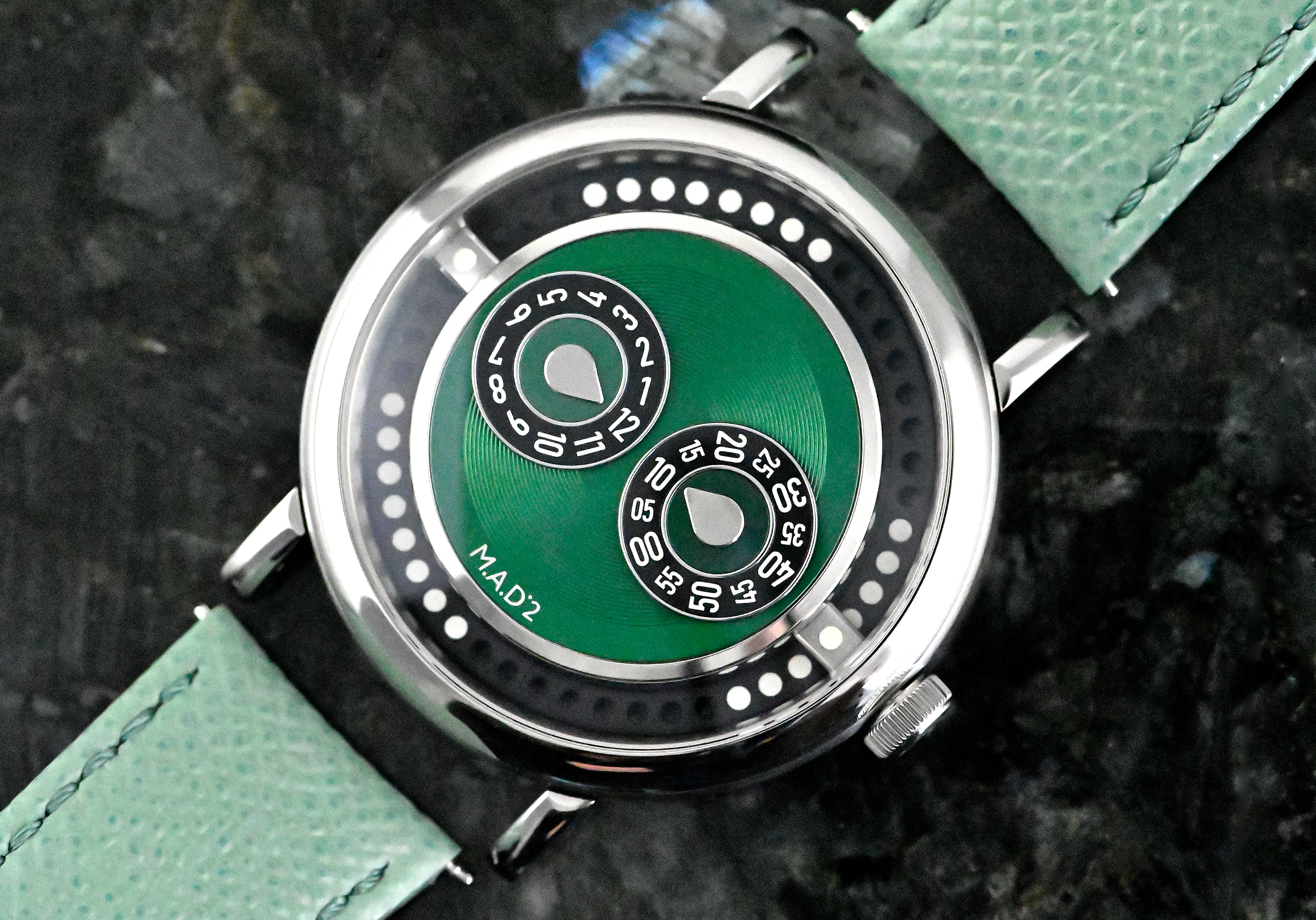 MB&F M.A.D.2 green Automatik Kaliber G101 Stahl ungetragen Full Set mit QR code