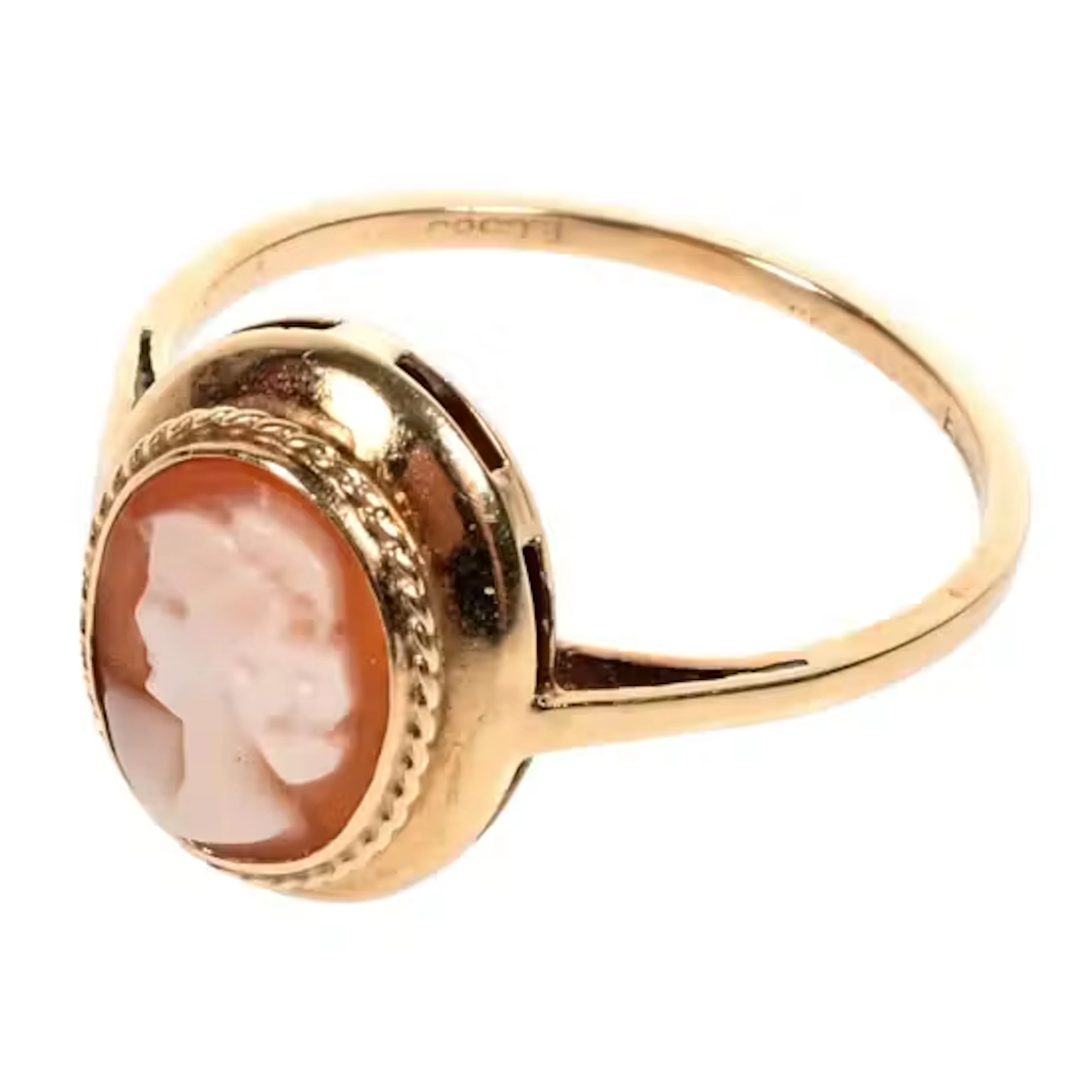 RING MED KAMÈ
