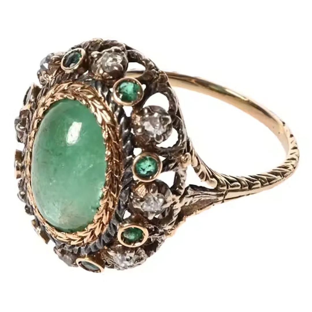 RING med smaragder og diamanter