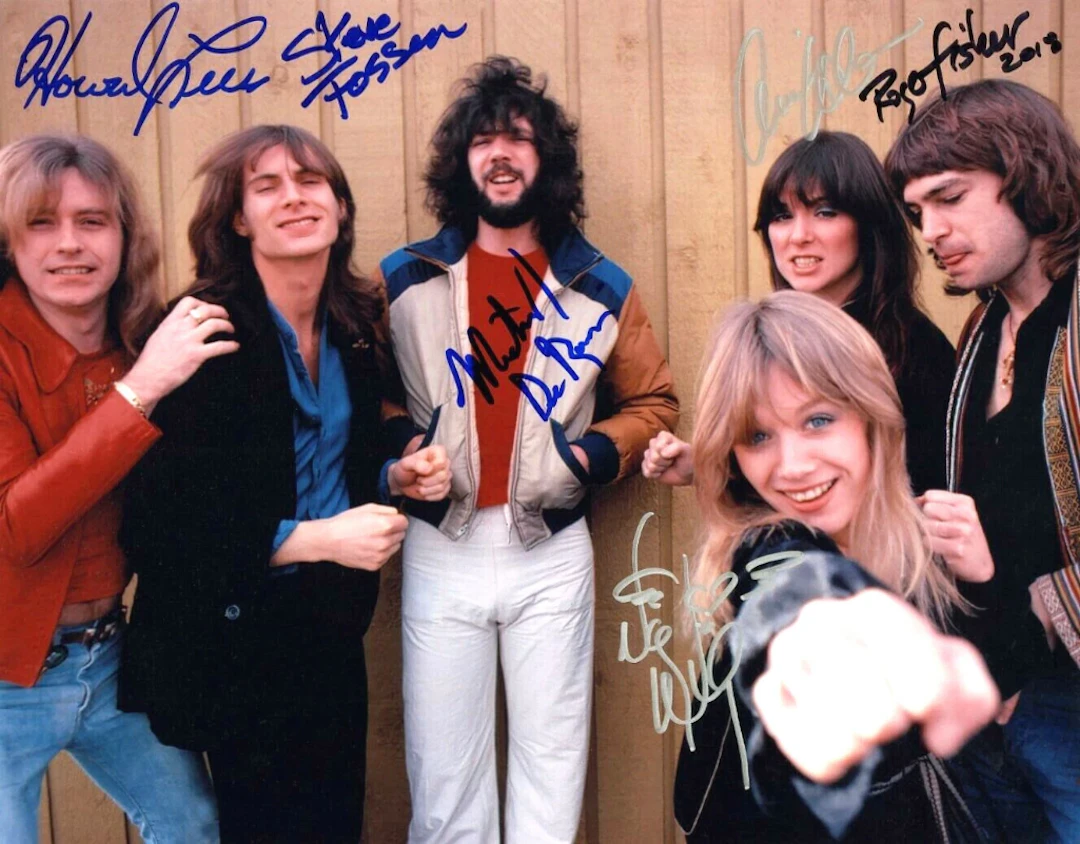 Heart Fully Group Signed 11" x 14" Photo (6 Sigs) (ACOA Authentication)