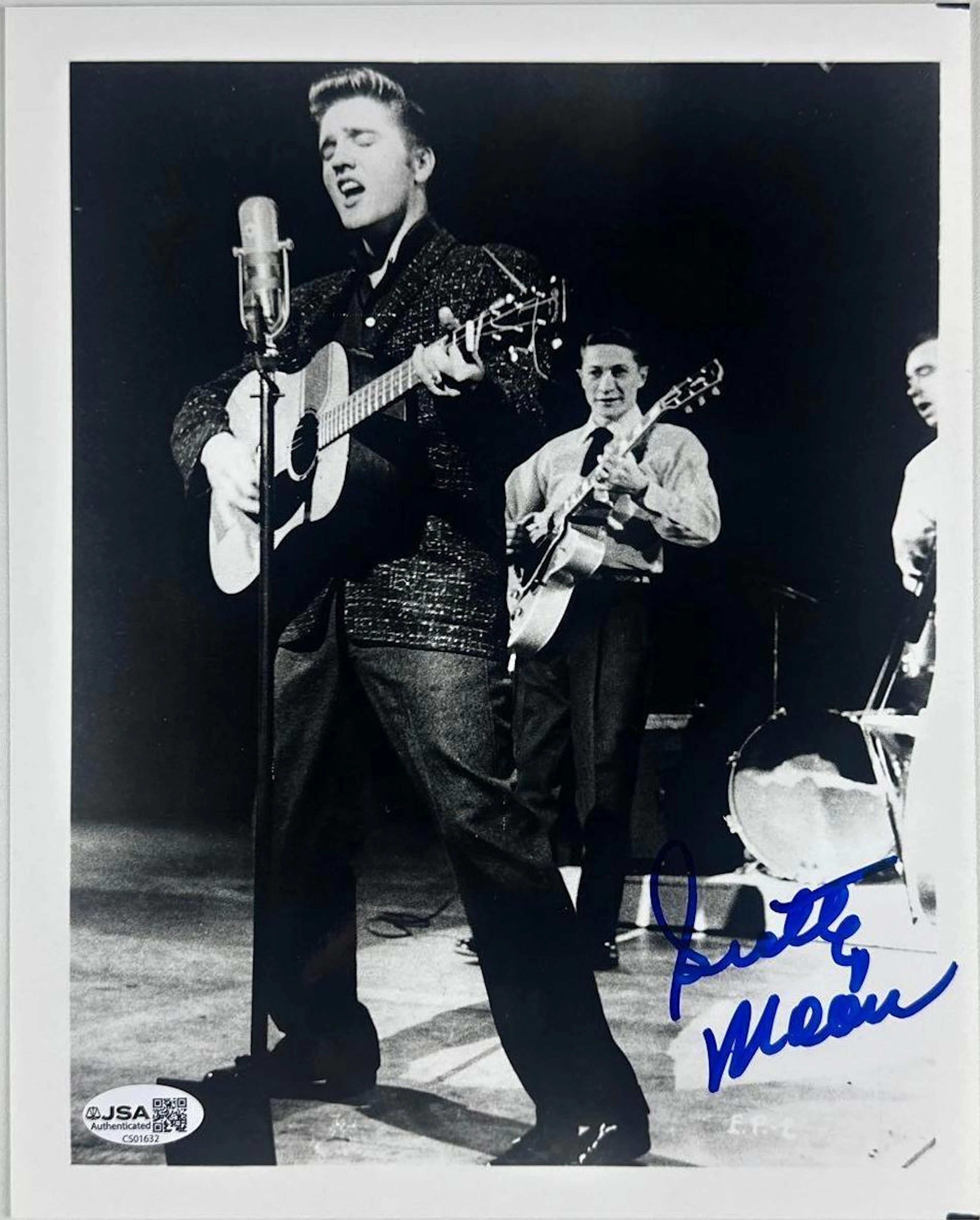 Elvis Presley: Scotty Moore Signed 10" x 8" Photo (JSA Authentication)