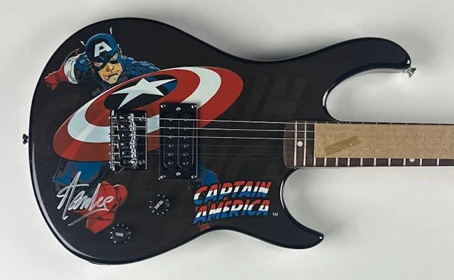 Marvel: Stan Lee Signed Captain America Custom Graphics Strat-Style
