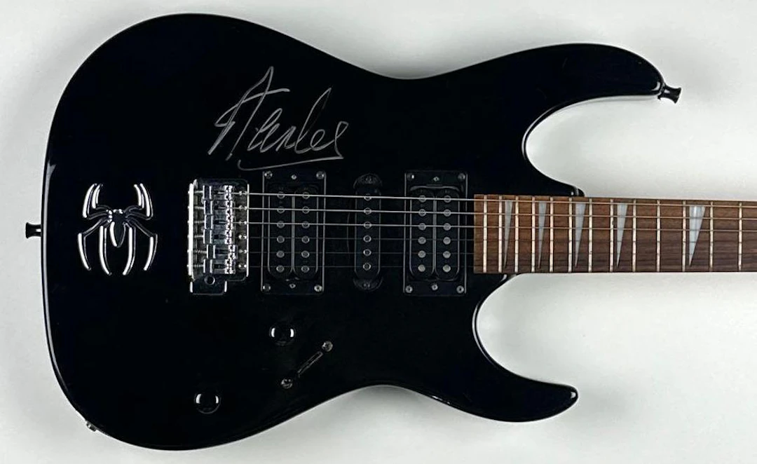 Marvel: Stan Lee Signed Spider-Man Custom Emblem Strat-Style Ibanez