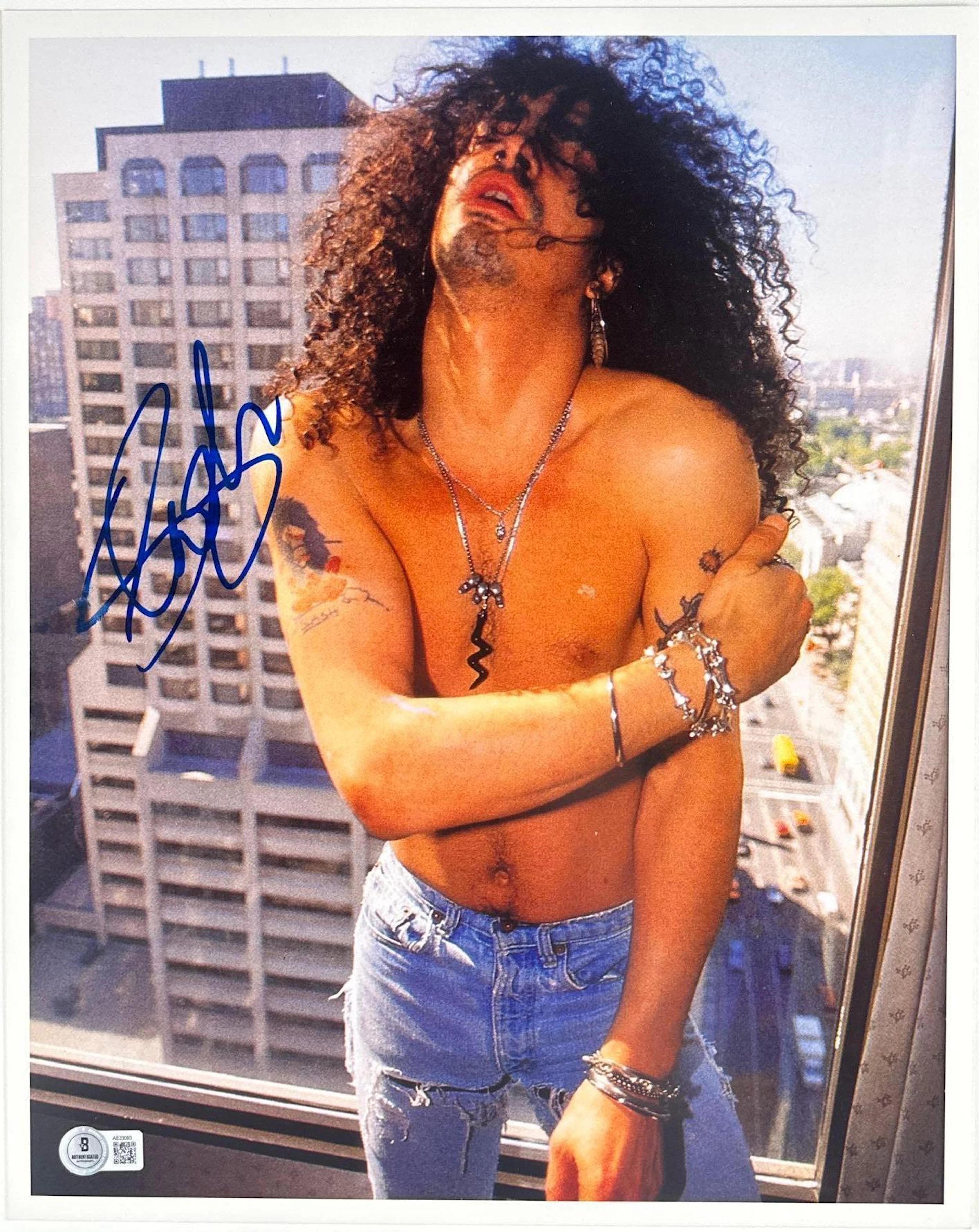 Guns N' Roses: Slash Signed 15" x 12" Photo (Beckett Authentication)
