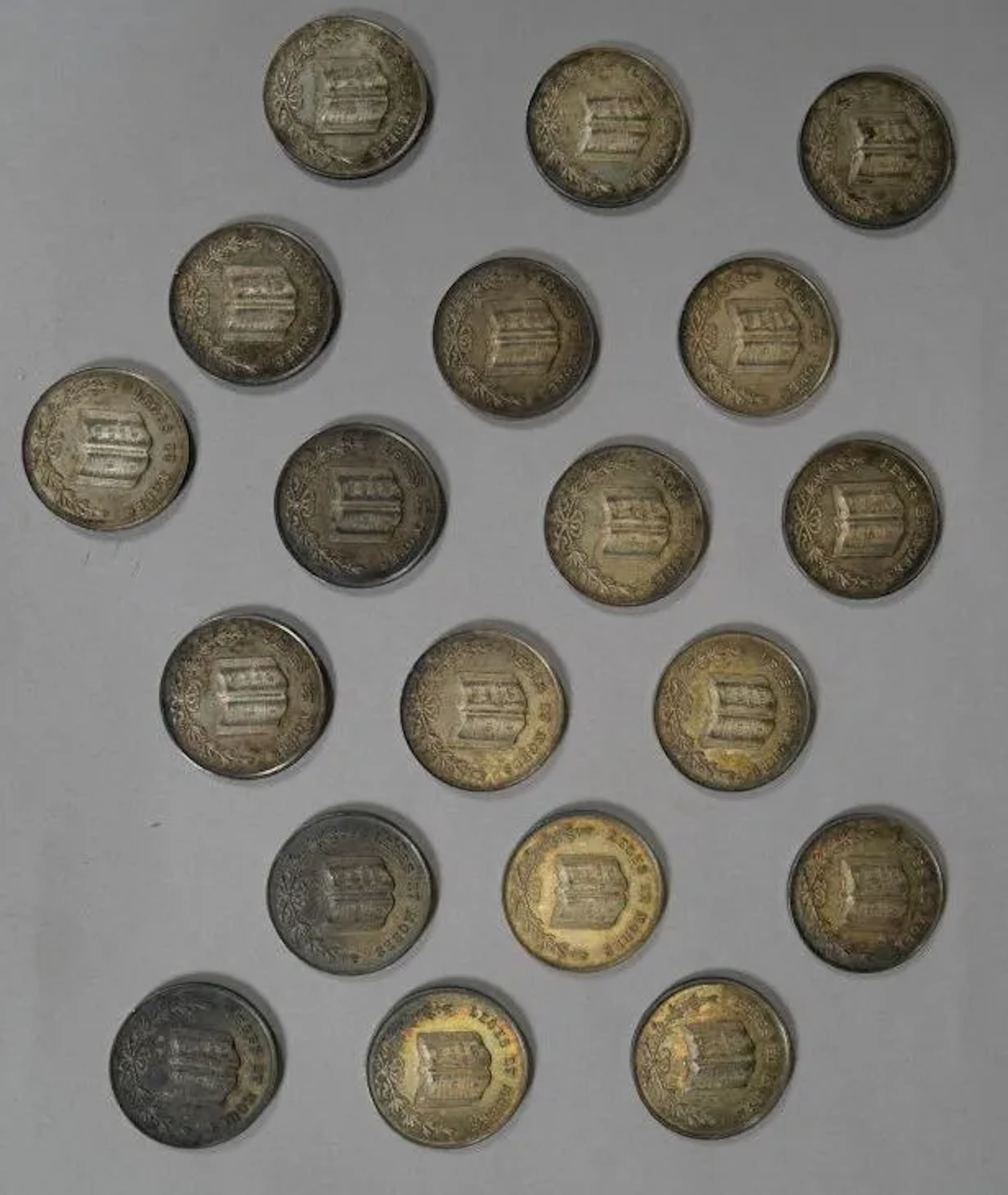 A set of nineteen 950 ‰ silver notary attendance tokens from - Lot 71