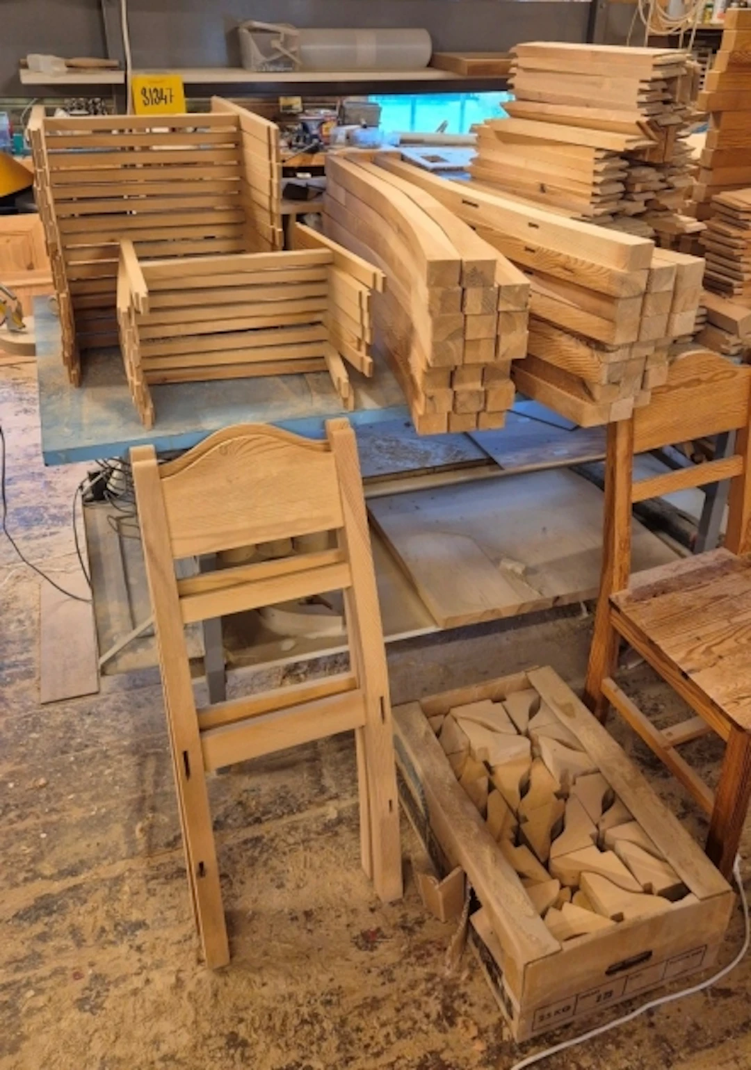 HALVFABRIKAT STOLAR CA 19ST