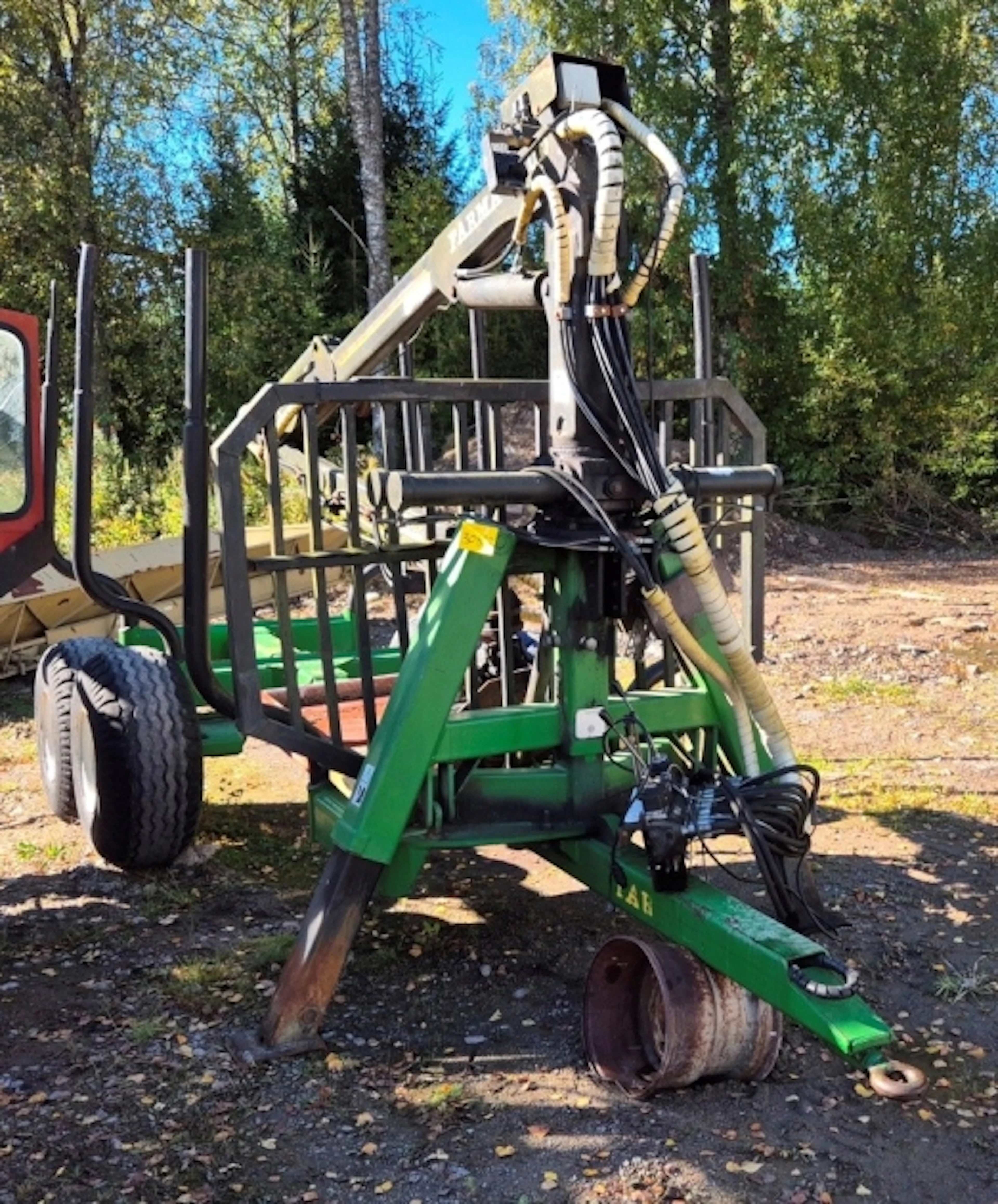 SKOGSVAGN FARMA MED HYDRAULKRAN -2007