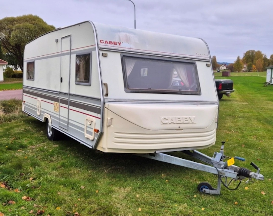 HUSVAGN CABBY CROWN 615