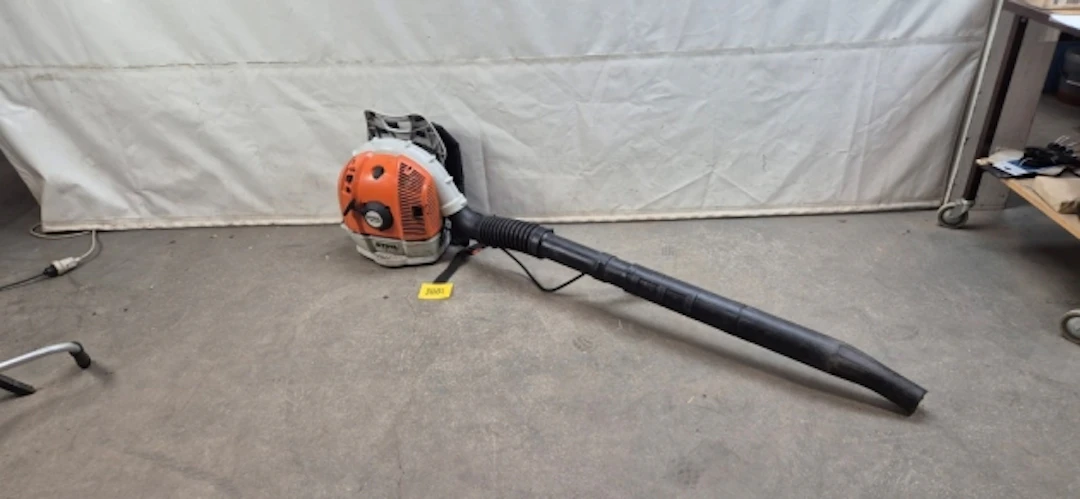 LÖVBLÅS STIHL
