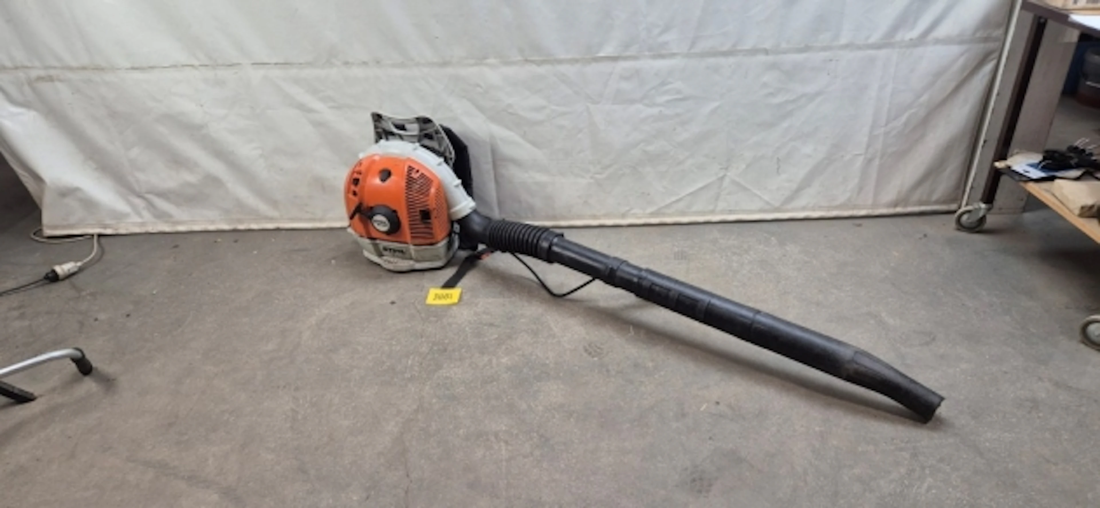 LÖVBLÅS STIHL