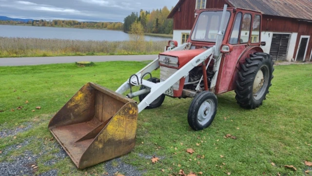 FERGUSON 130 -1968 MED BERGSJÖLASTARE (DCZ736)