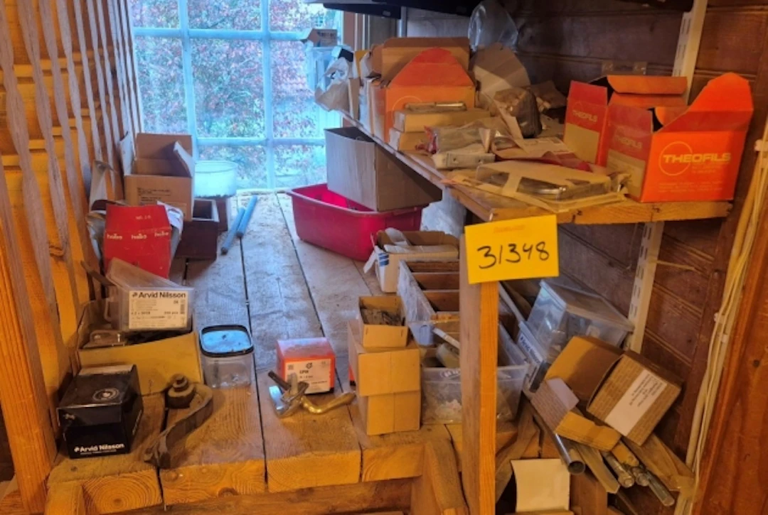 PARTI BESLAG, GÅNGJÄRN M.M.