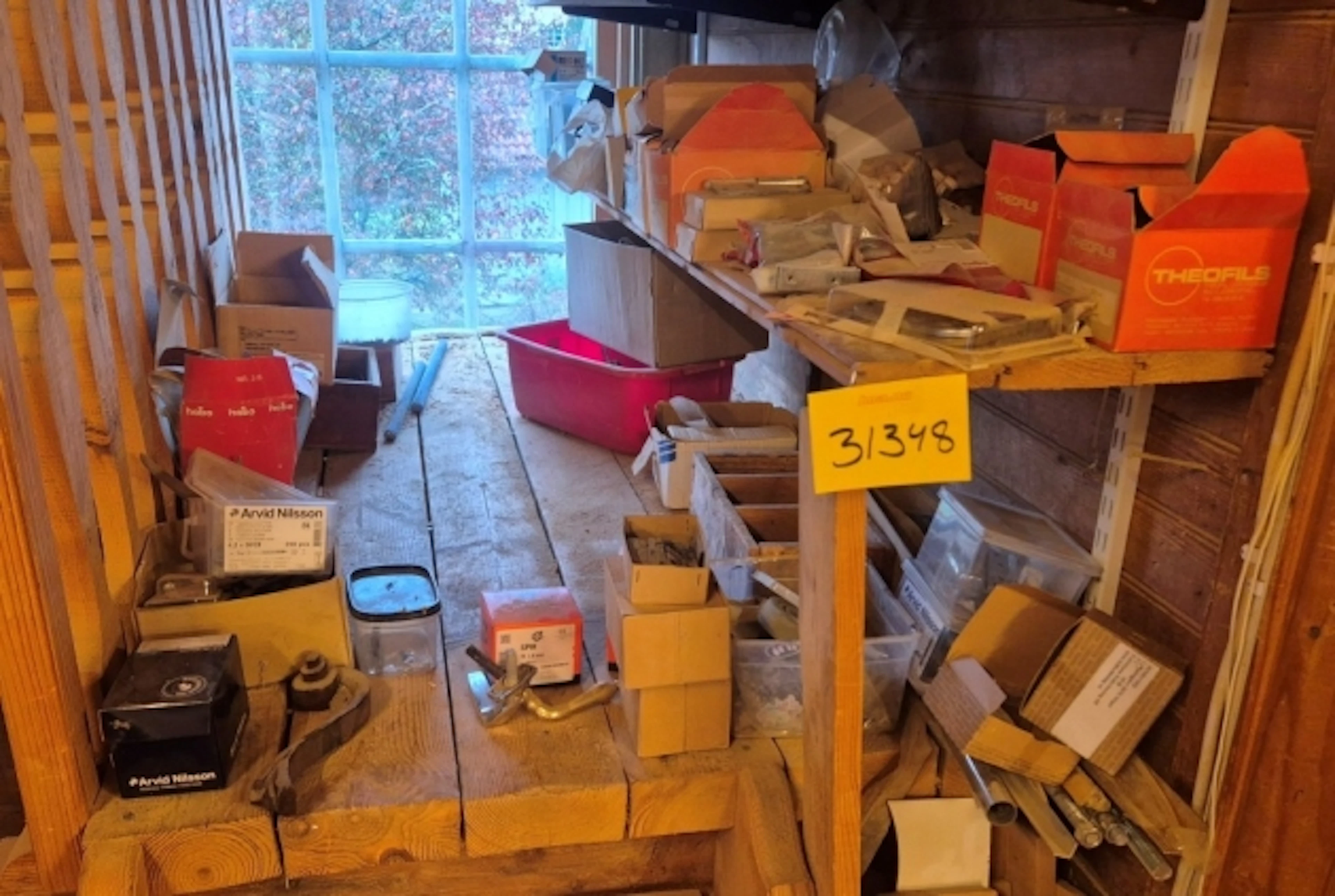 PARTI BESLAG, GÅNGJÄRN M.M.