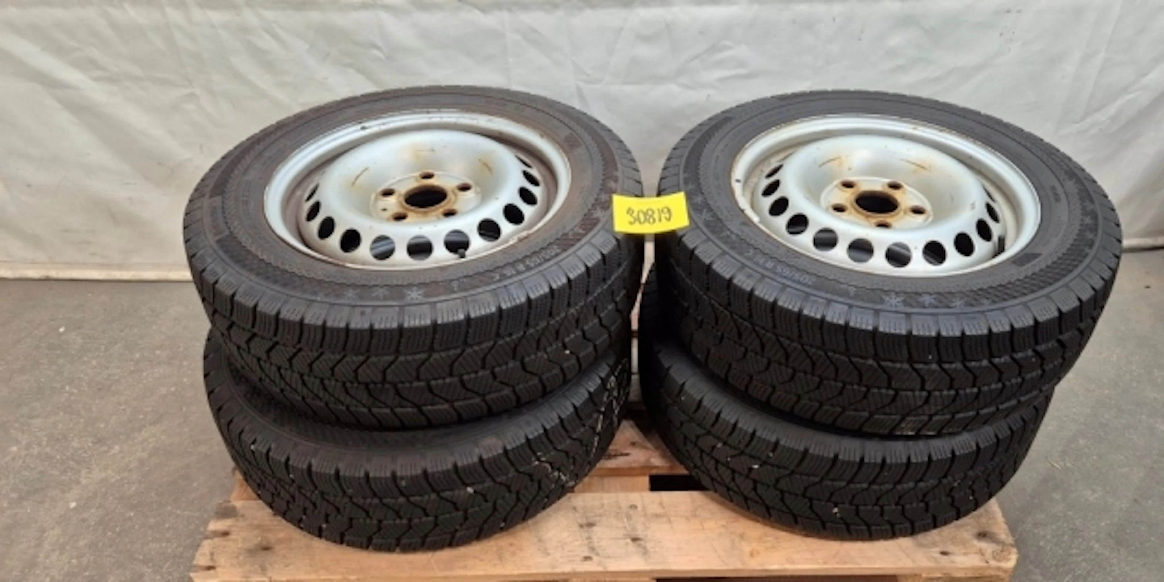 4ST FRIKTIONSHJUL 16" C-DÄCK 205/65 R 16C