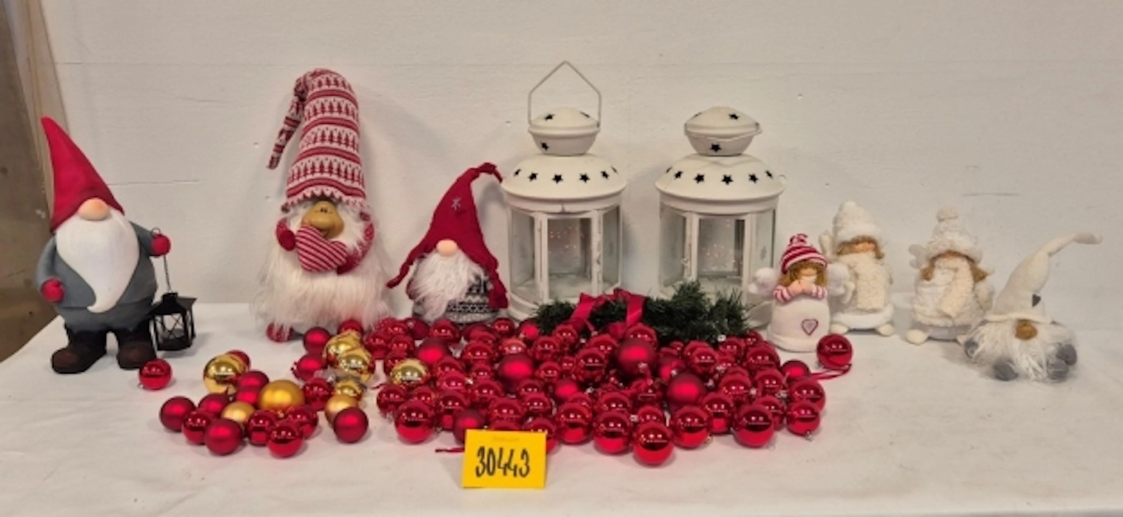 DIVERSE JULTOMATAR OCH JULDEKORATIONER