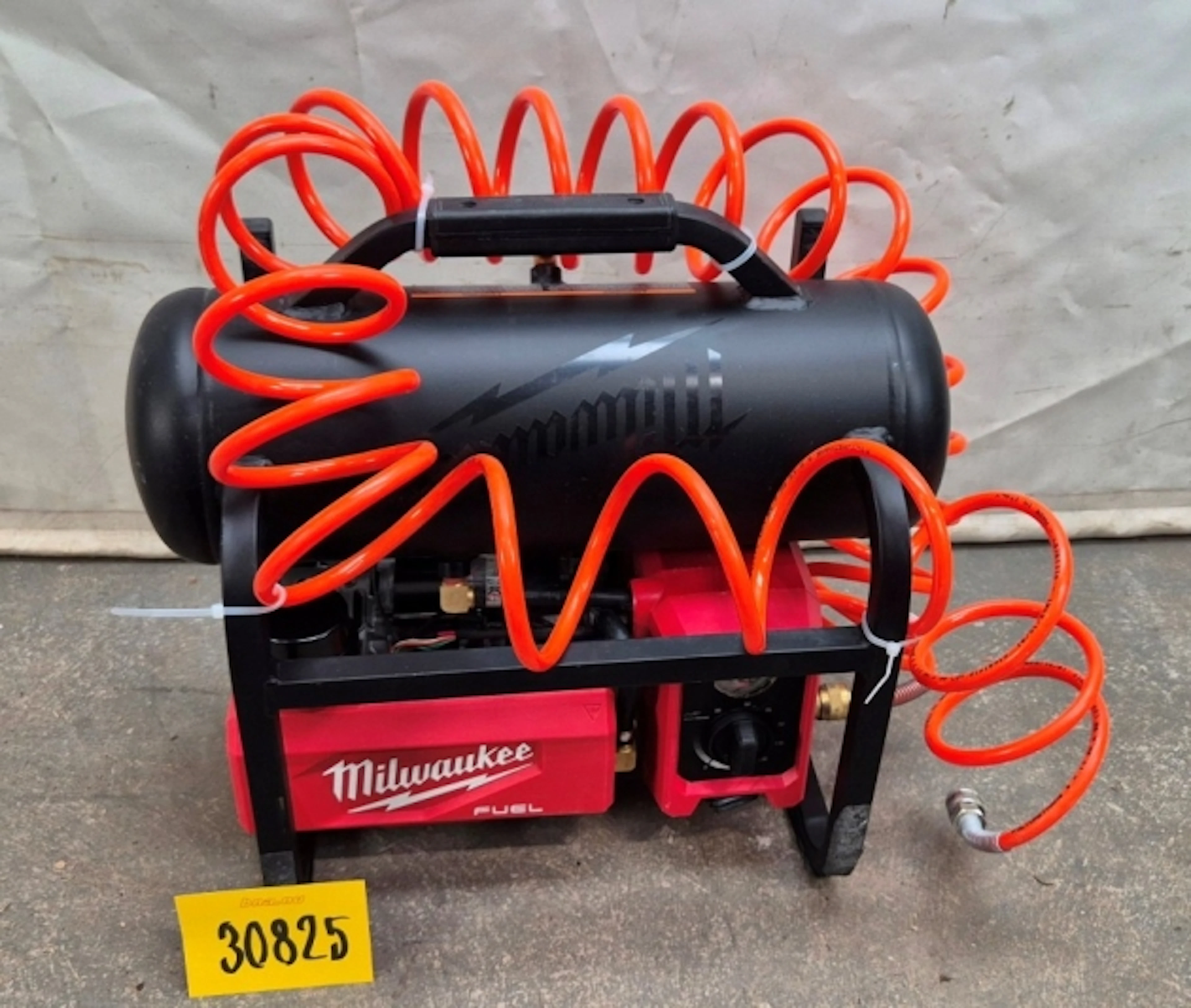 KOMPRESSOR 18V MILWAUKEE