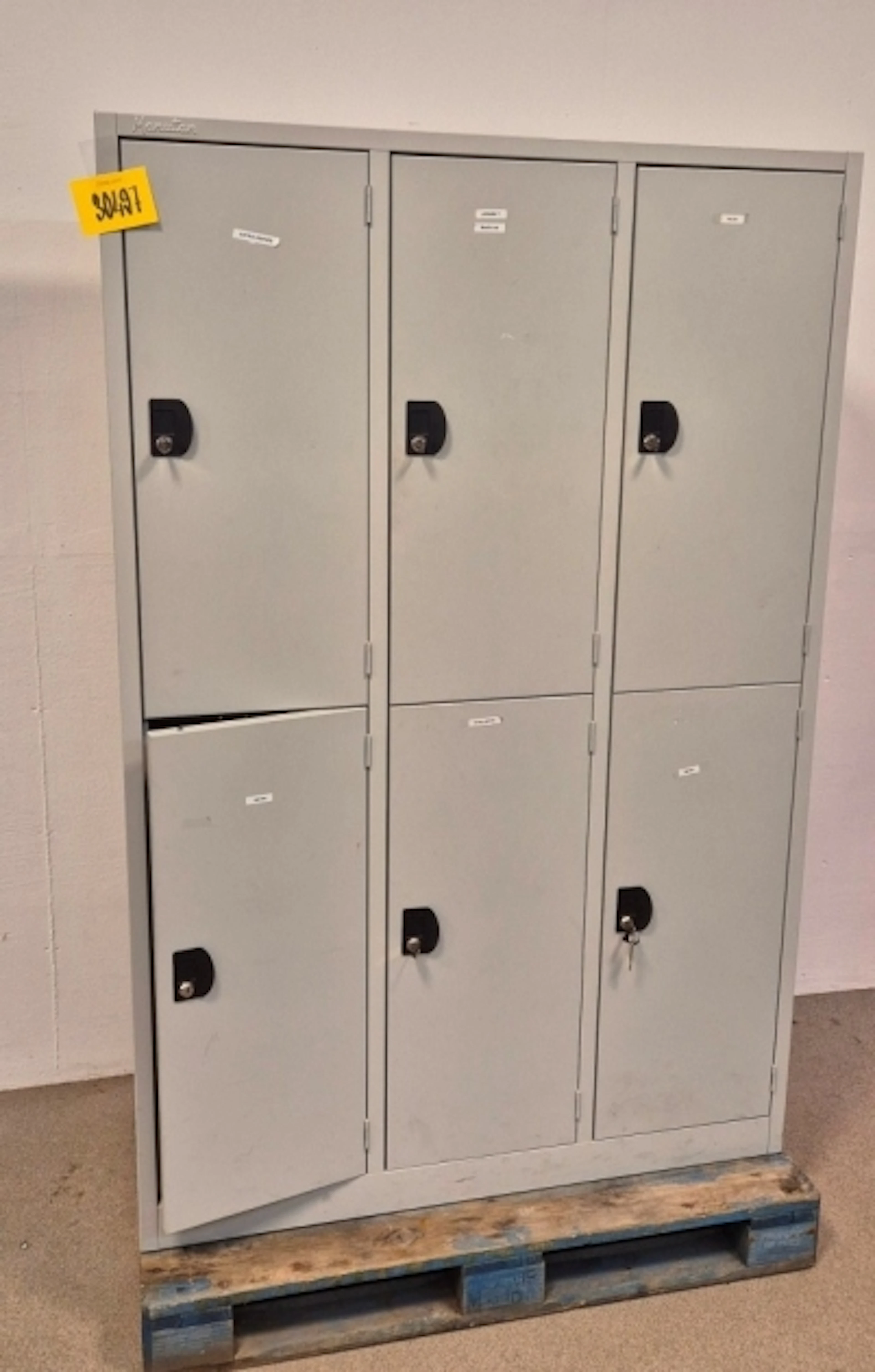 KLÄDSKÅP