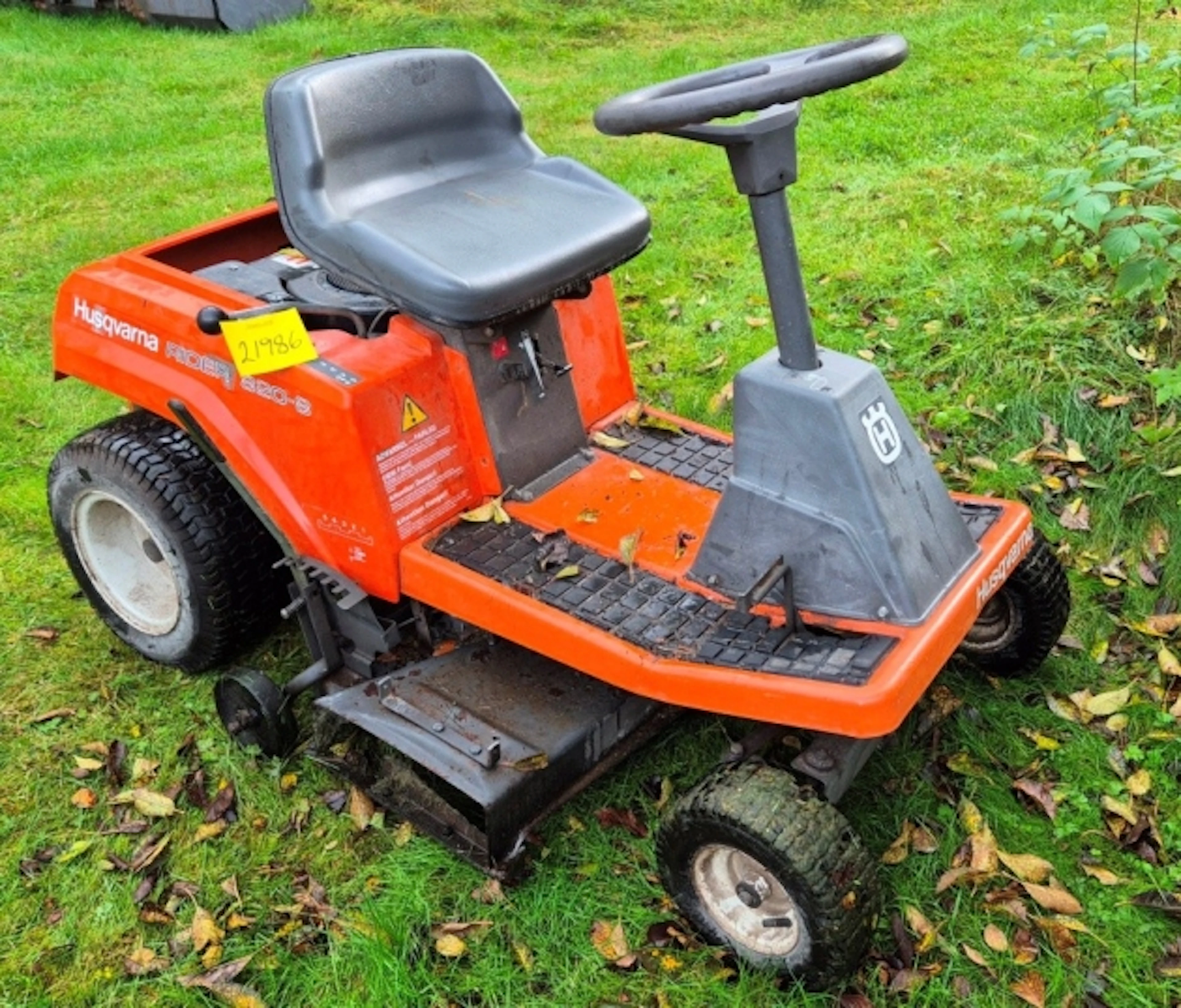 ÅKBAR GRÄSKLIPPARE HUSQVARNA RIDER 820-8