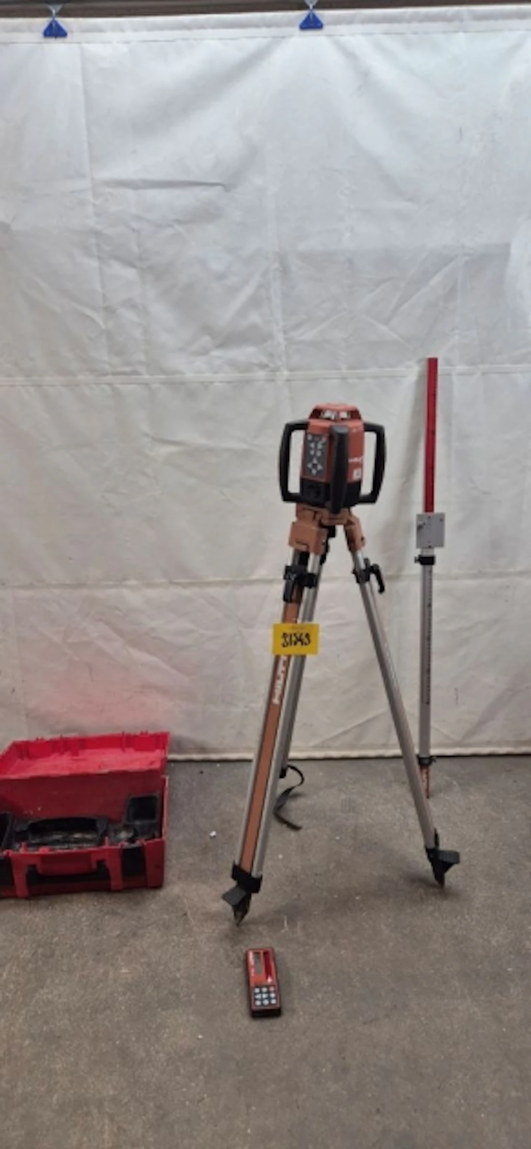 NIVÅLASER HILTI INKL STATIV OCH STICKA