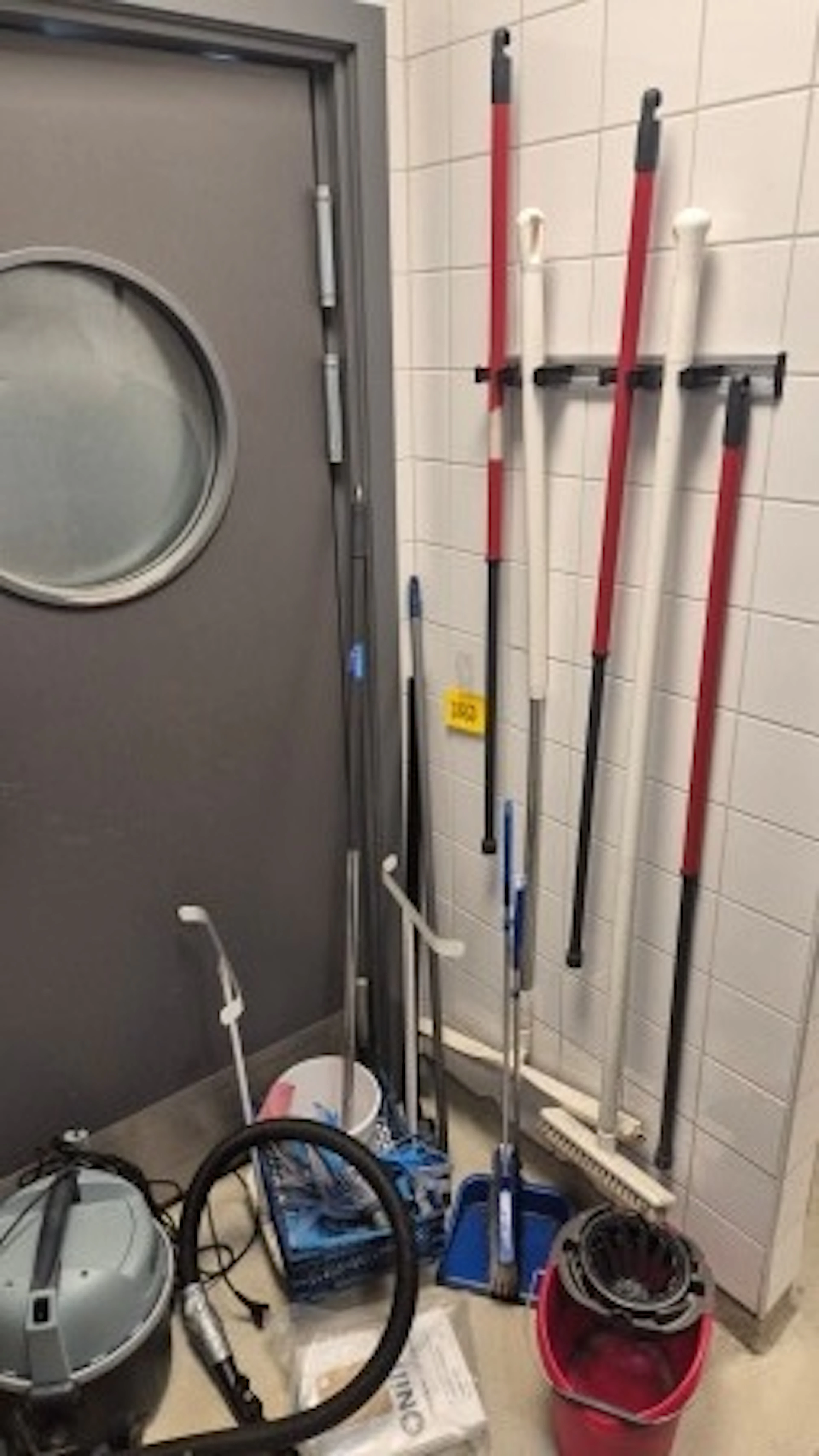 DAMMSUGAR + STÄDREDSKAP