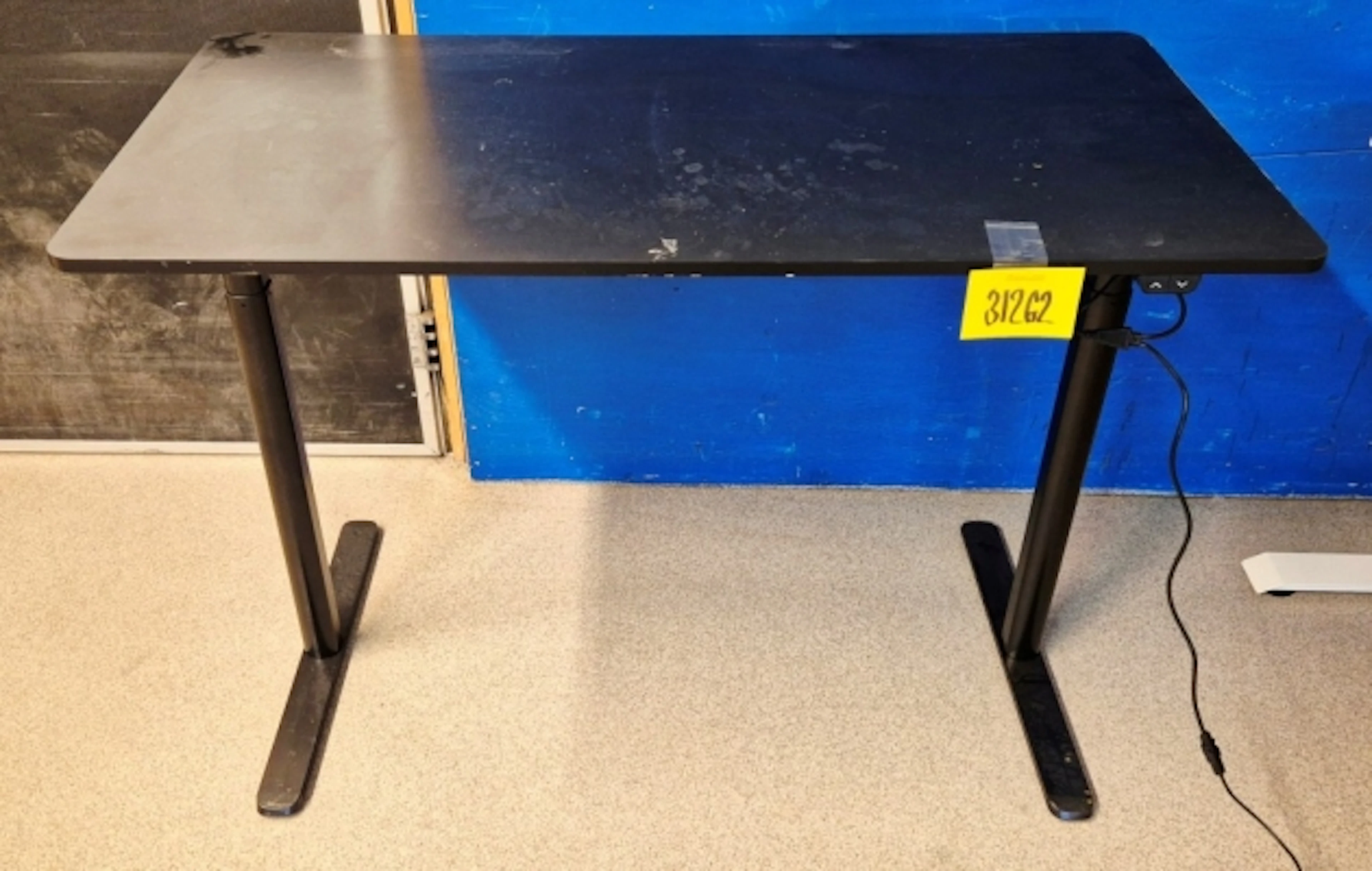ELEKTRISKT HÖJ-/SÄNKBART SKRIVBORD