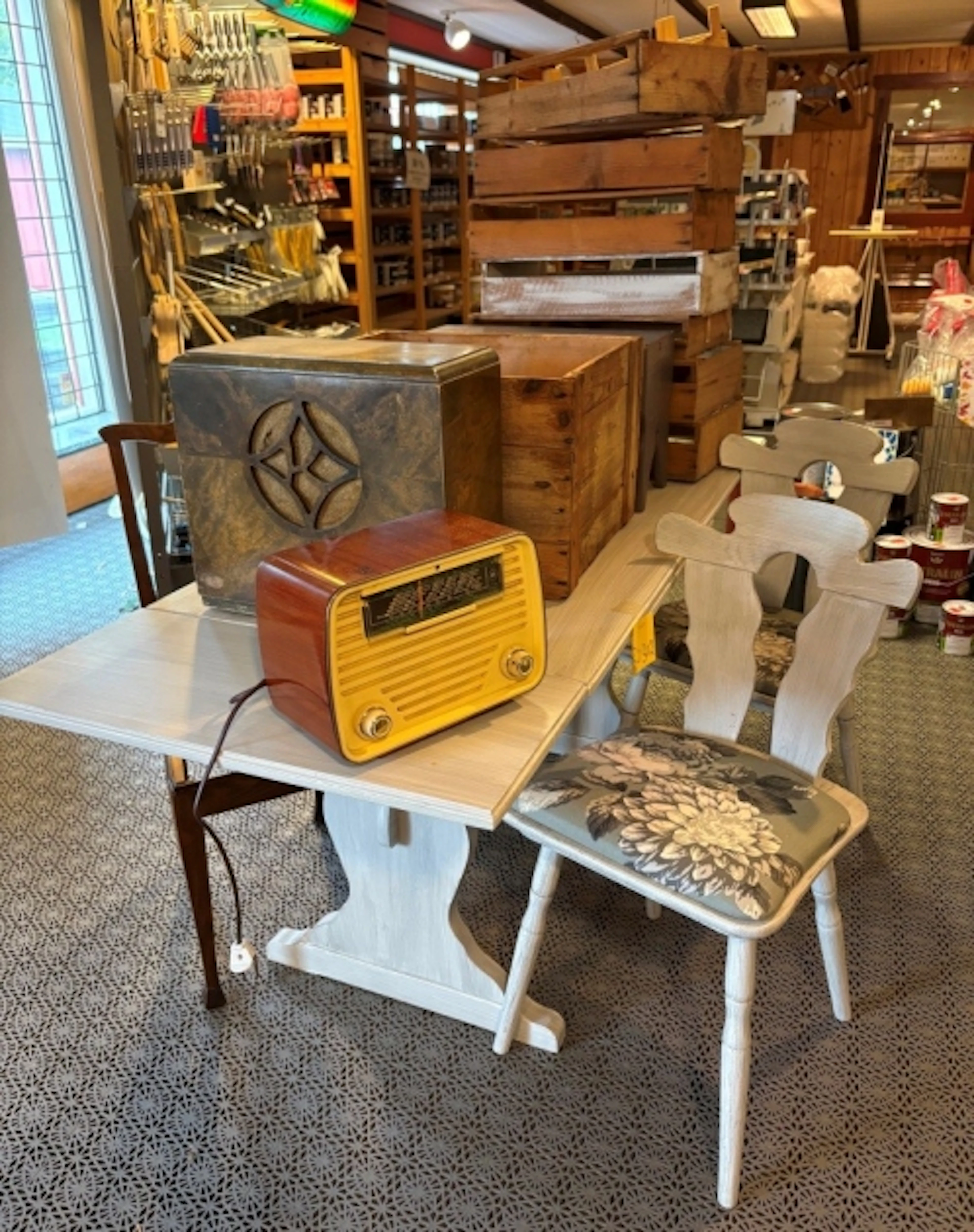 BOCKBORD, TRÄLÅDOR, STOLAR M.M.