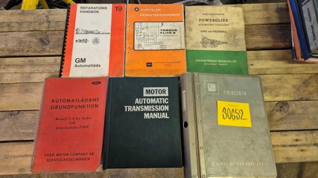 DIVERSE SERVICEHANDBÖCKER AUTOMATLÅDOR