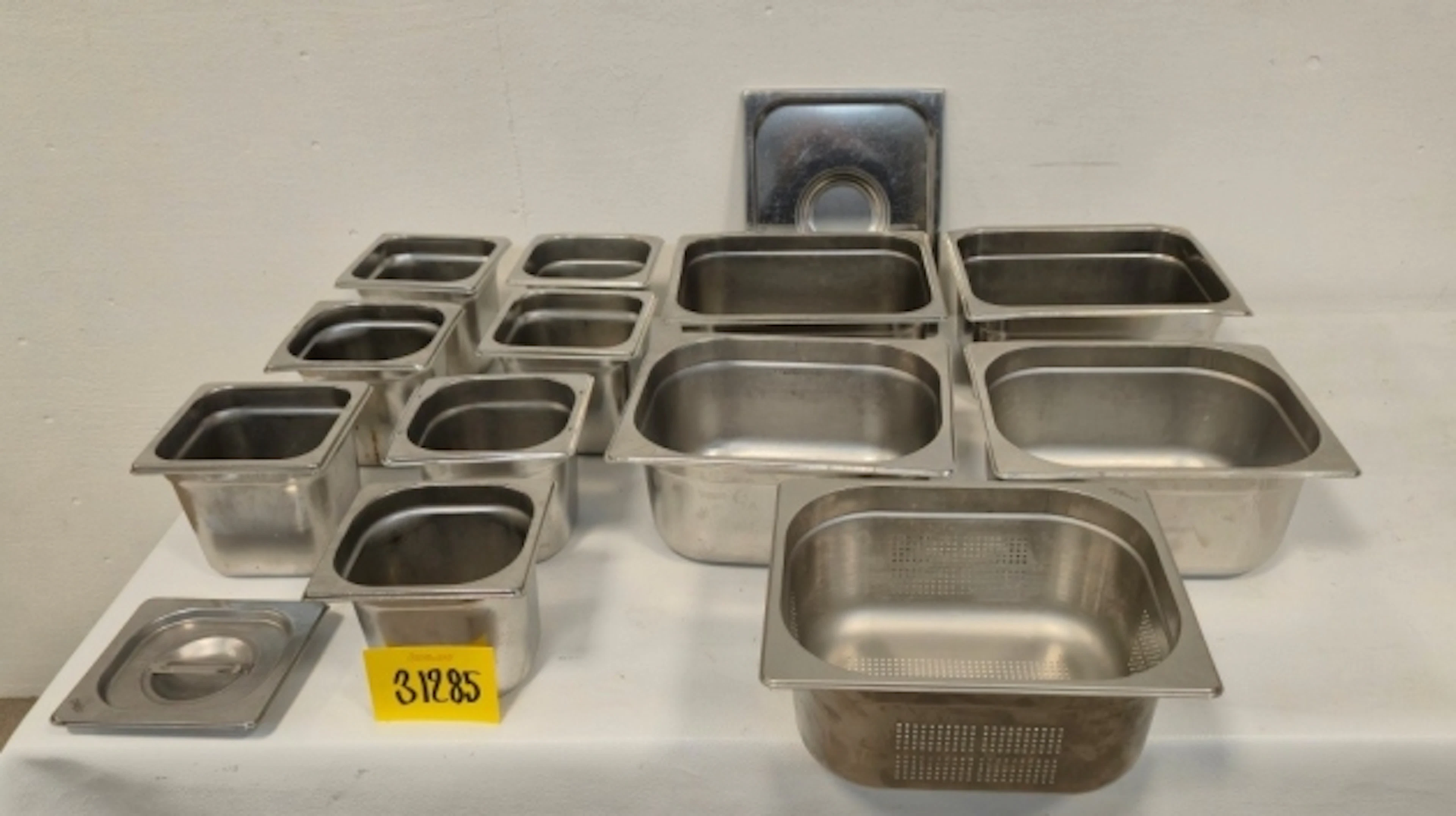 DIVERSE ROSTFRIA KANTINER