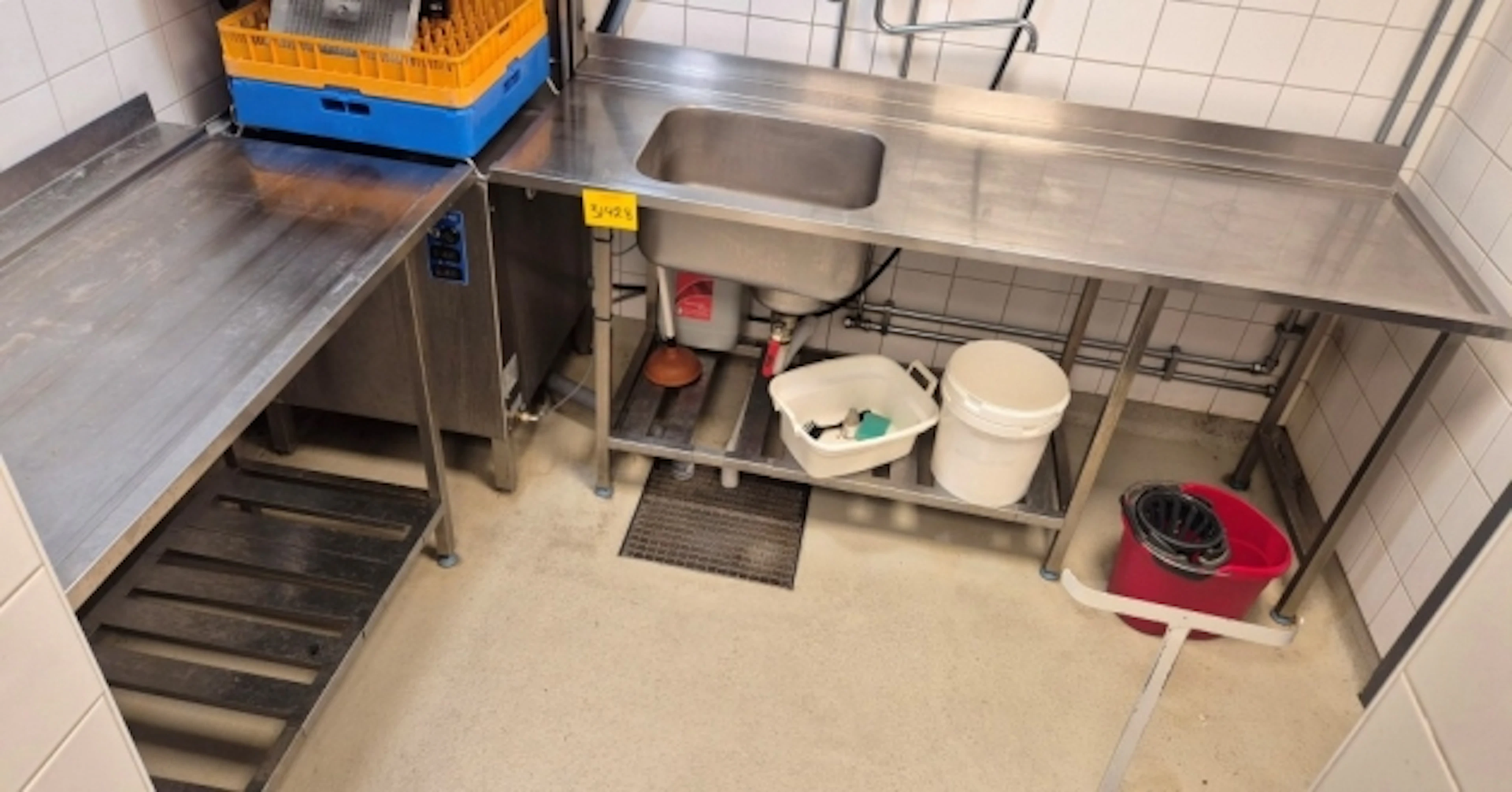 IN-/UTMATNINGSBÄNK TILL DISKMASKIN + SPOLSLANG/BLANDARE