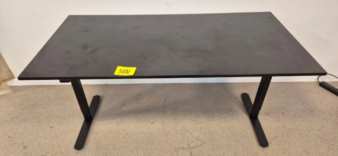 ELEKTRISKT HÖJ-/SÄNKBART SKRIVBORD