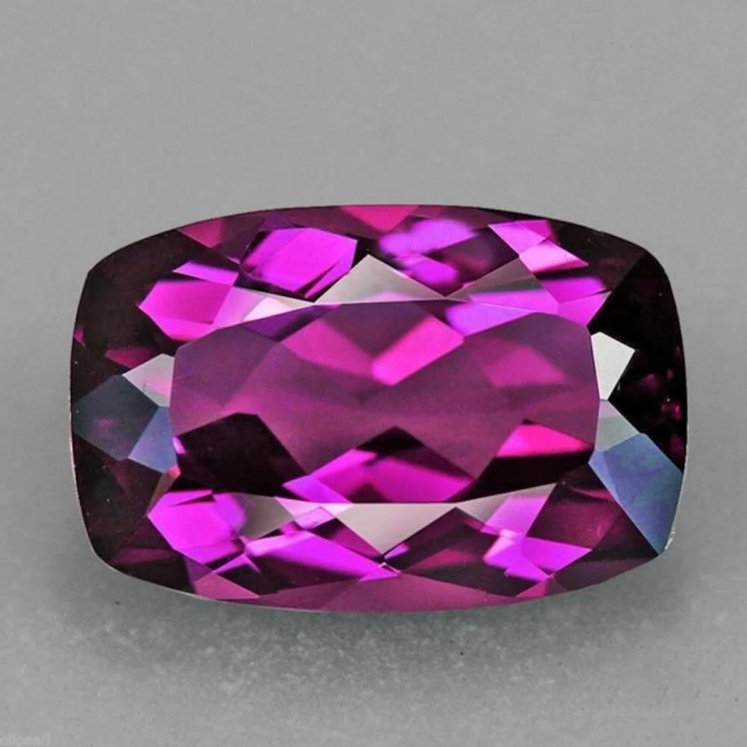 Natural Magenta Purple Rhodolite Garnet [VVS]