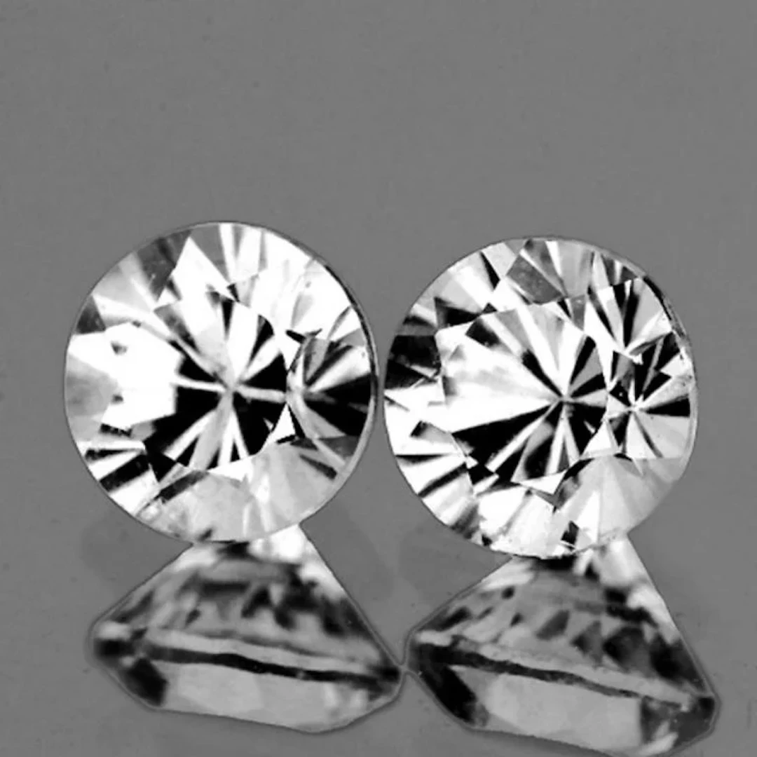 Natural Colorless White Sapphire Pair [Flawless-VV