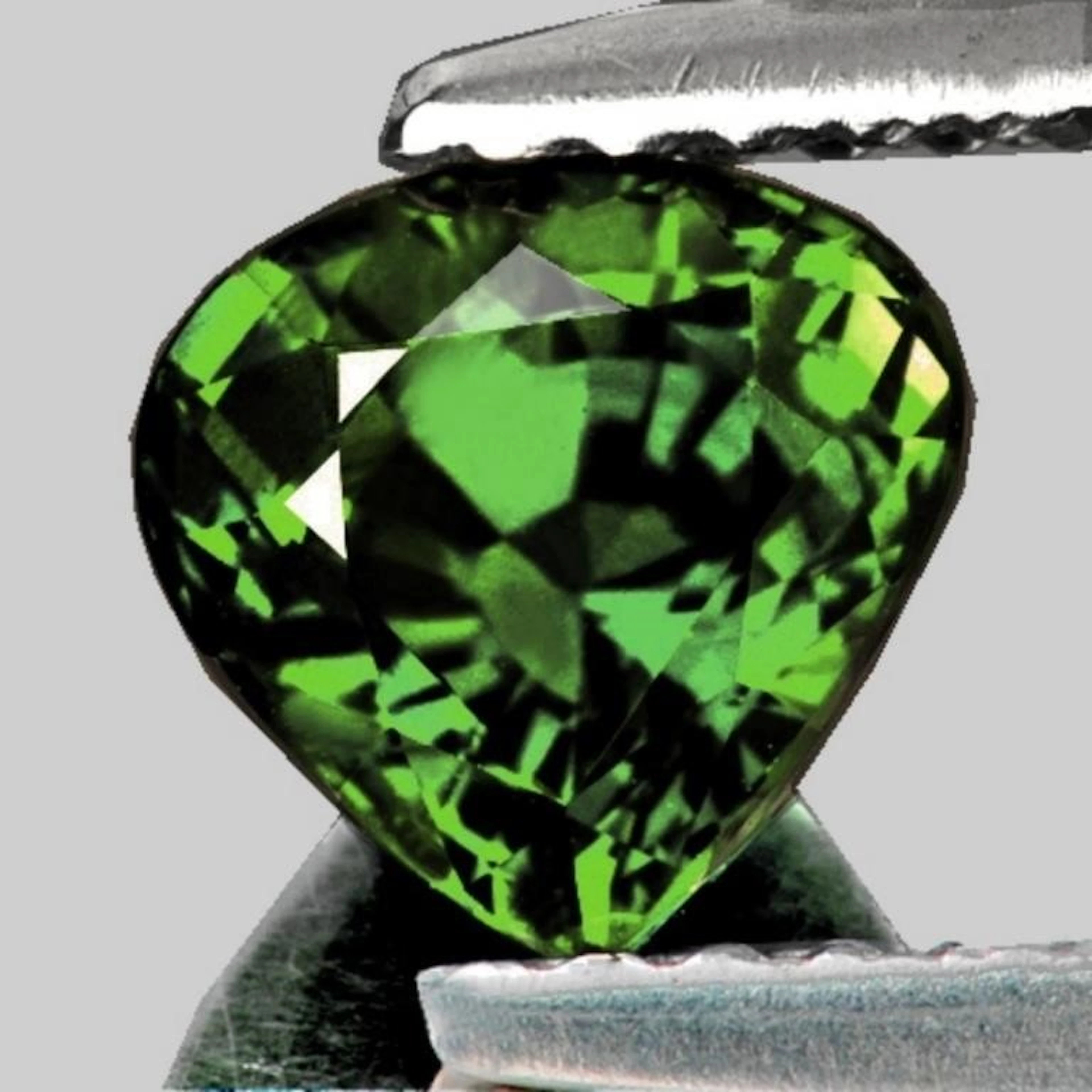 Natural Forest Green Sapphire 1.09 Cts {Flawless-V