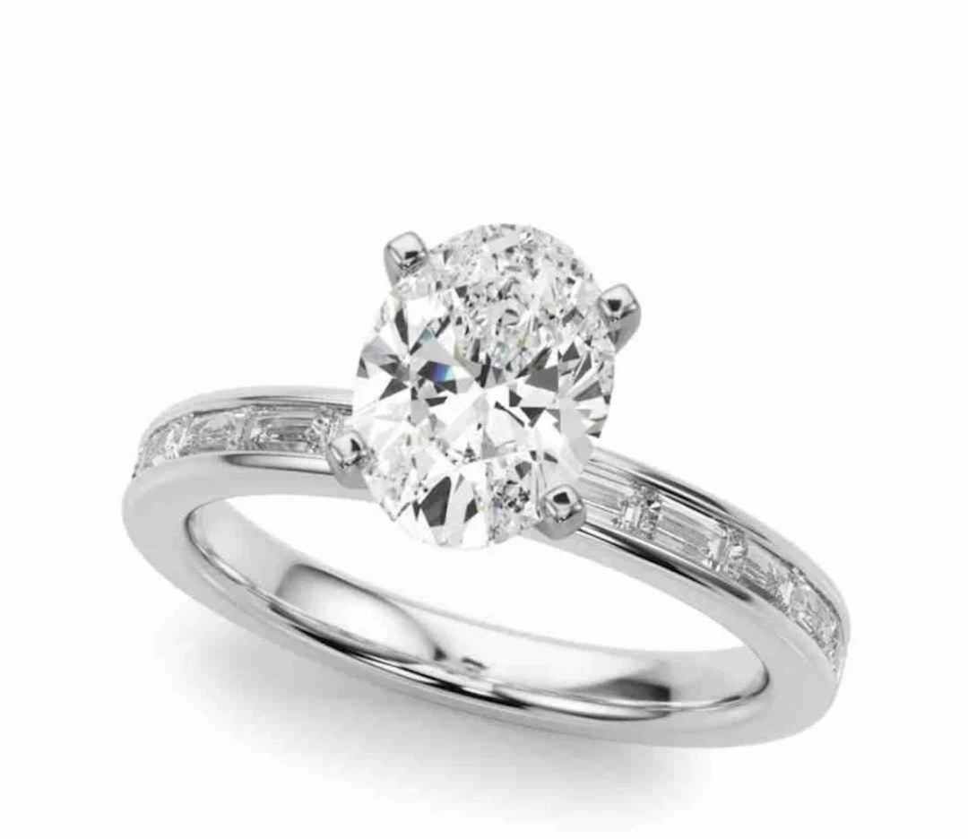 Gold & White Oval Diamond 5.27 Carats E/VVS - Cer