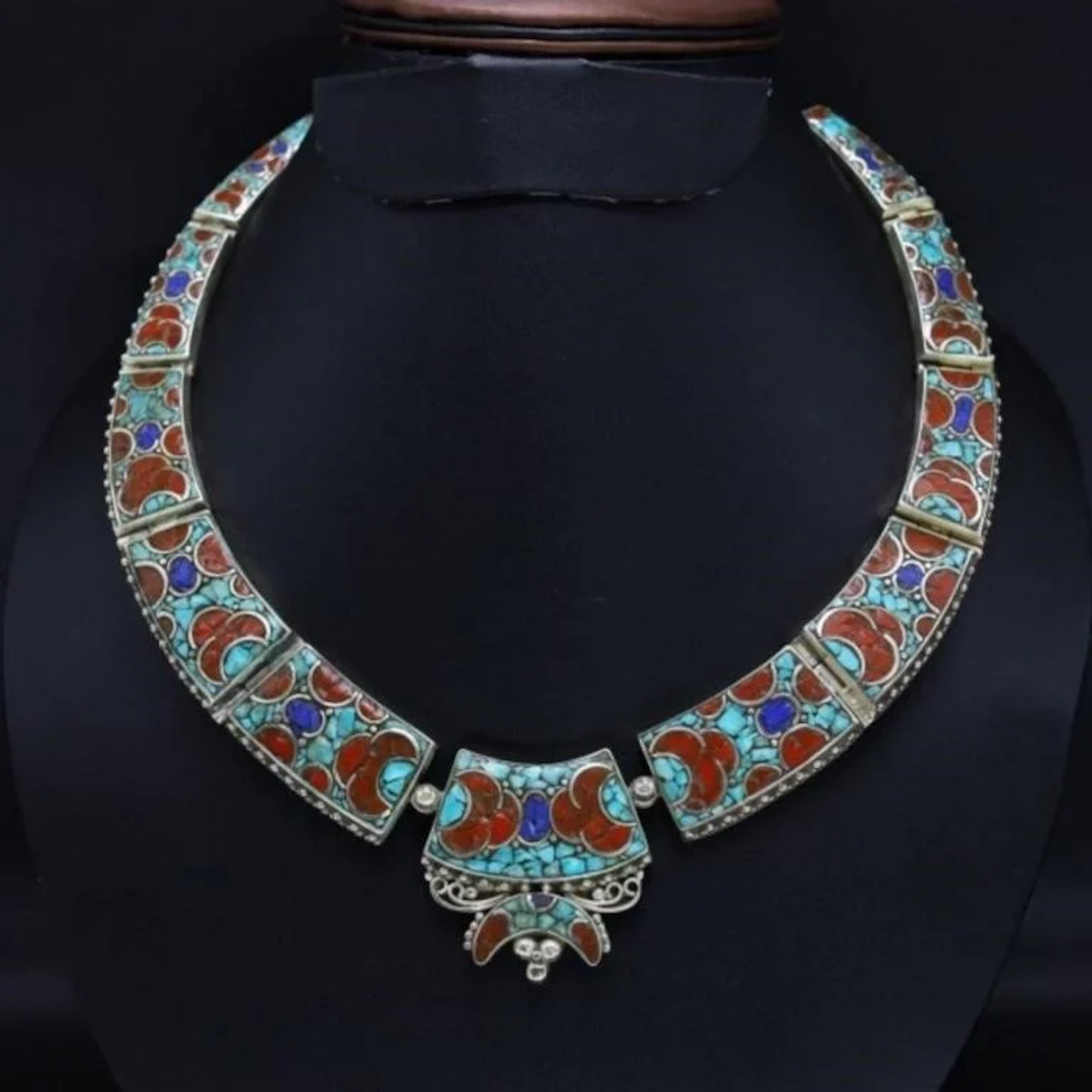 Tibet Natural Stone Tribal Queen Royal Necklace