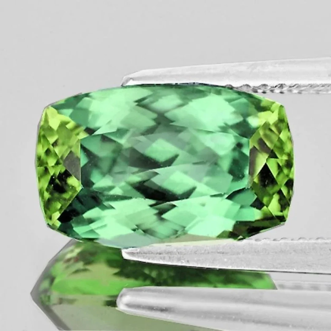 Natural Bluish Green Tourmaline {VVS}