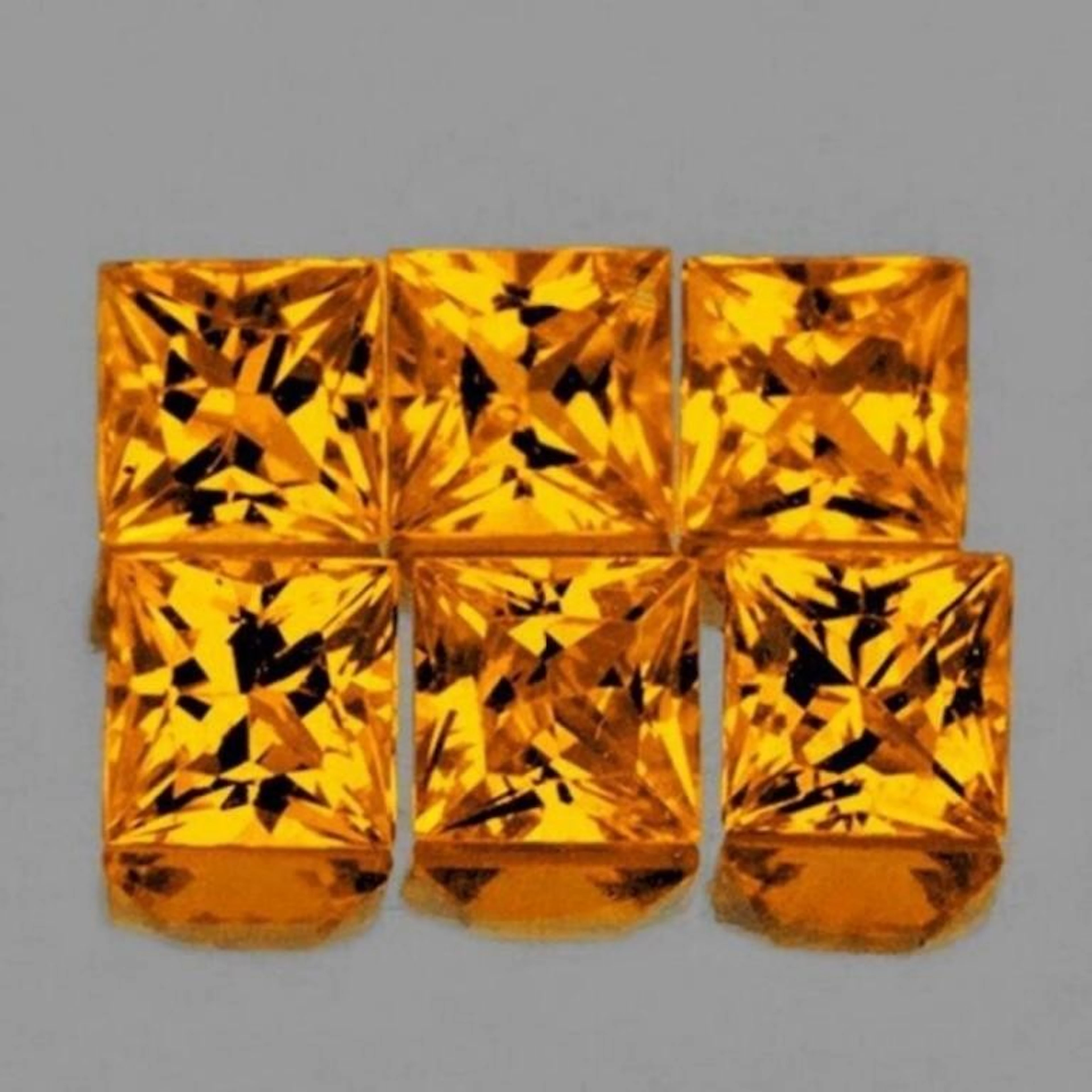 Natural Golden Yellow Sapphire [Flawless-VVS]